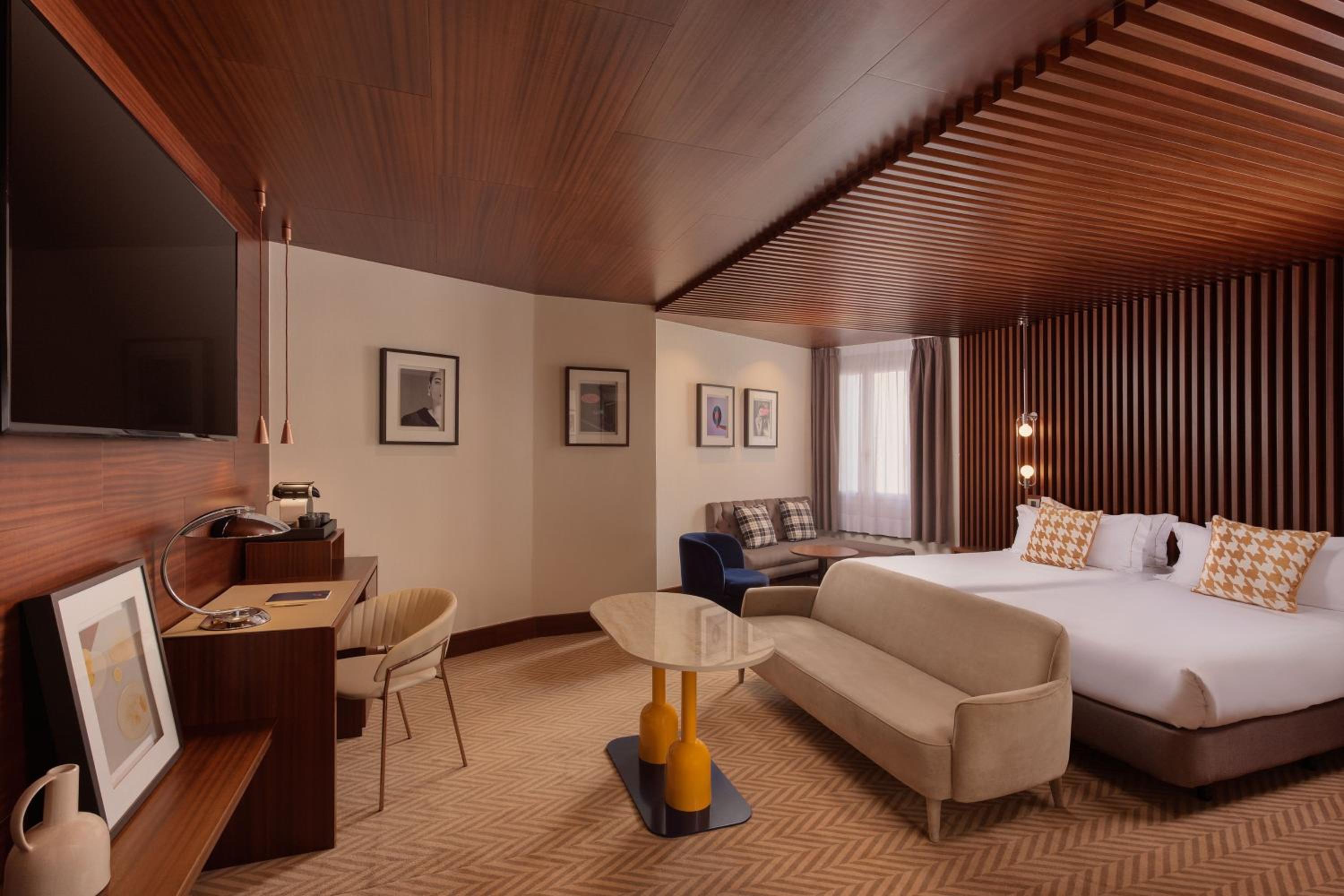 Premium Guest Room with Twin Bed