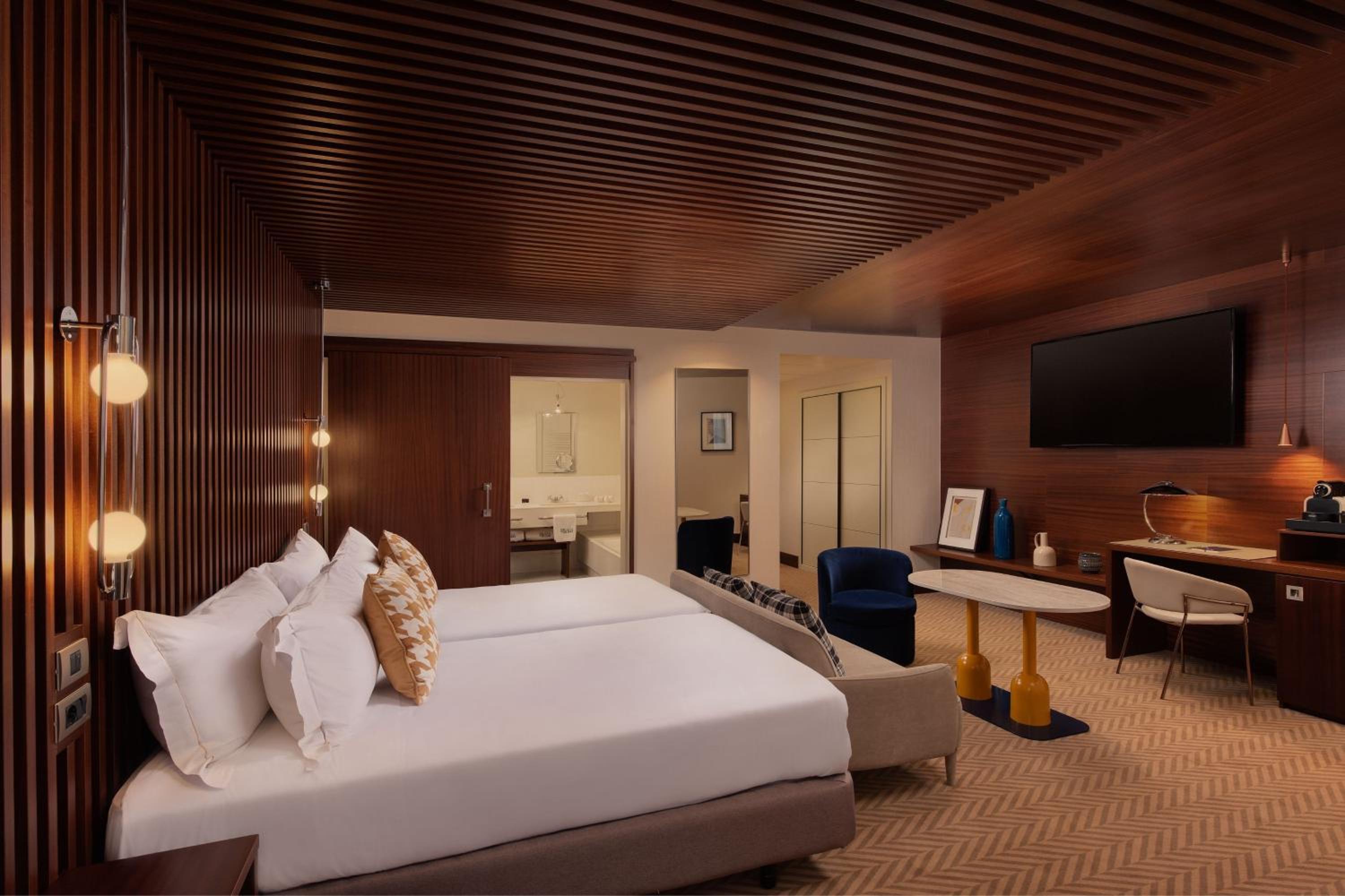 Premium Guest Room with Twin Bed