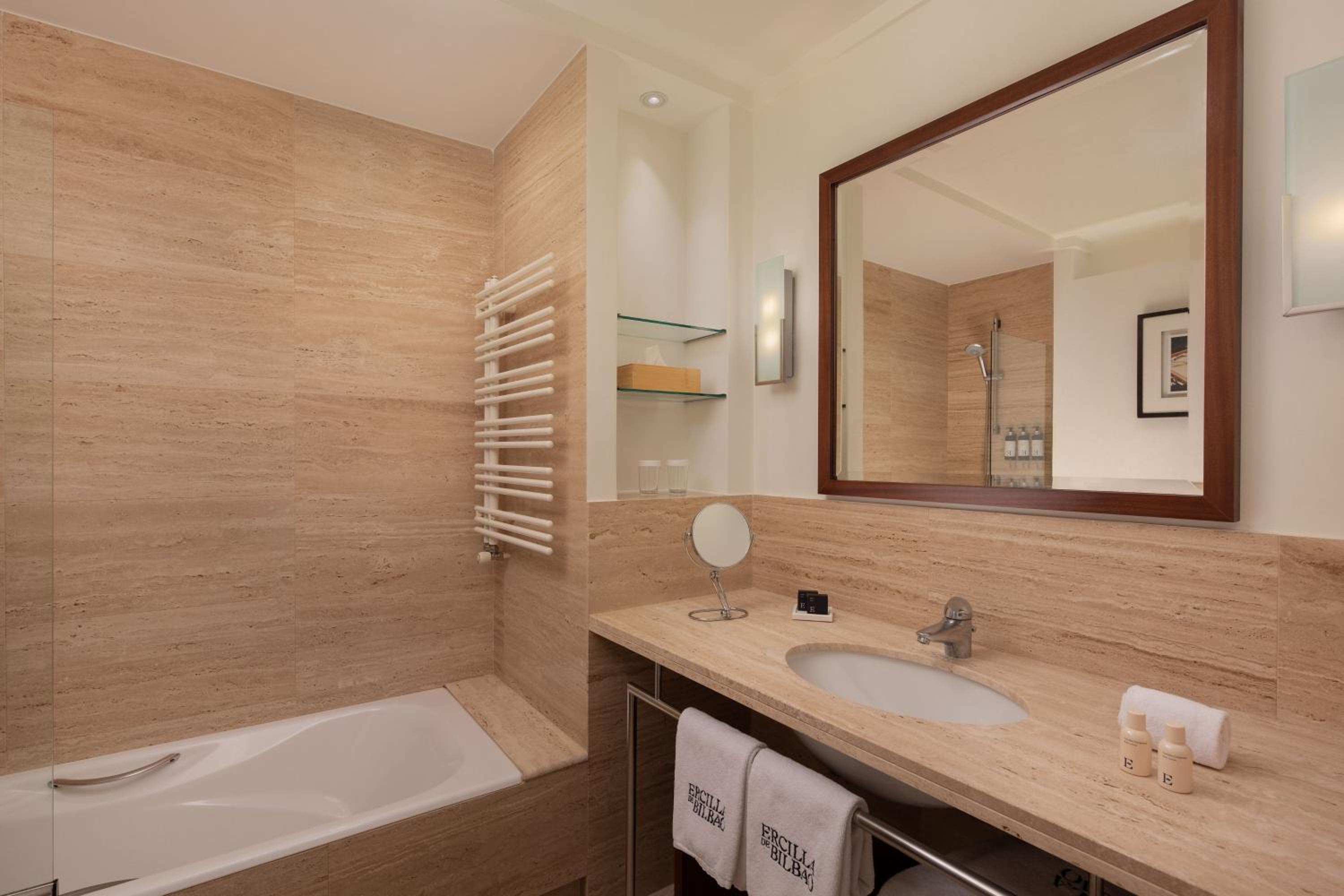 Premium Guest Room with King Bed thumbnail 6
