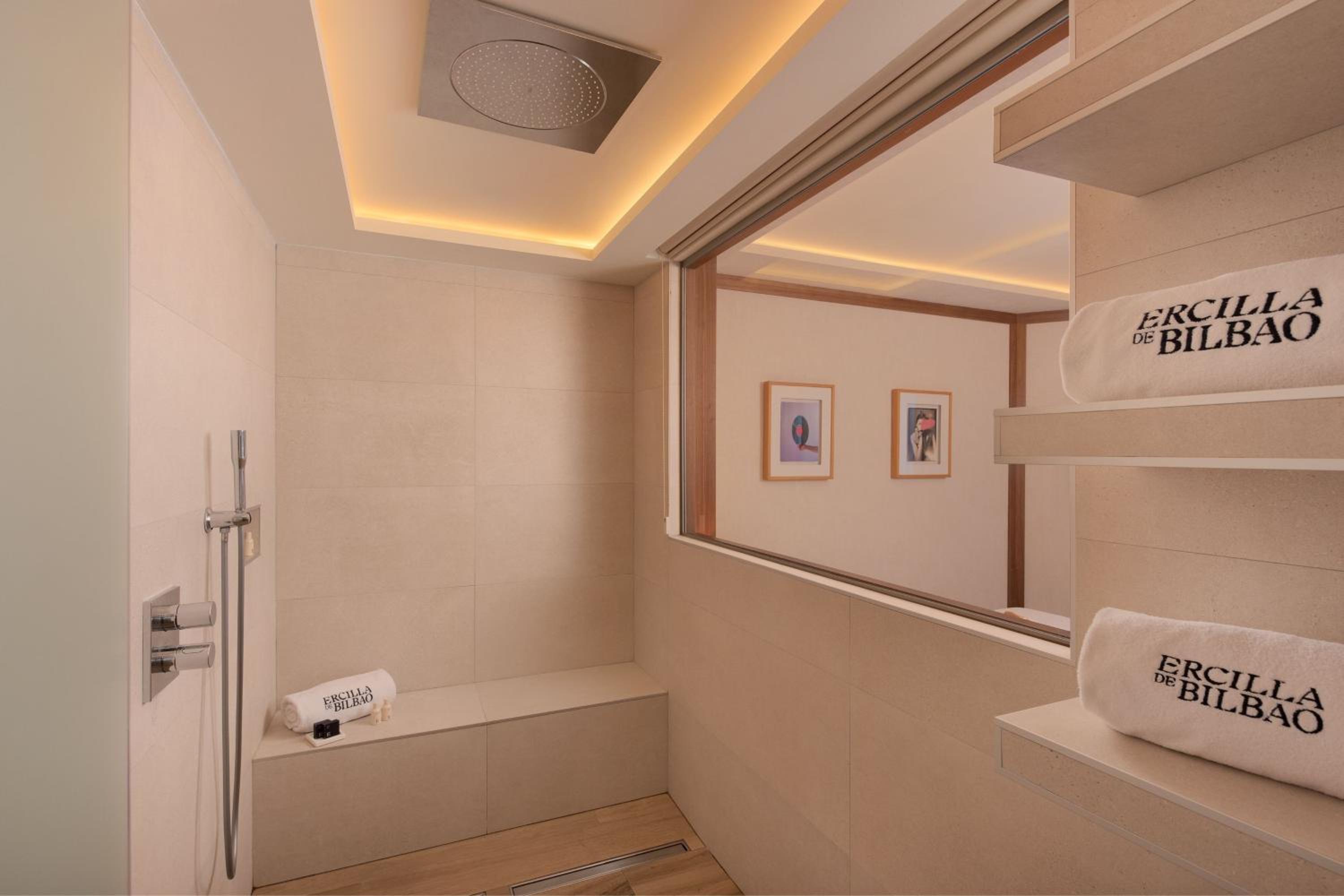 Premium Guest Room with King Bed thumbnail 5