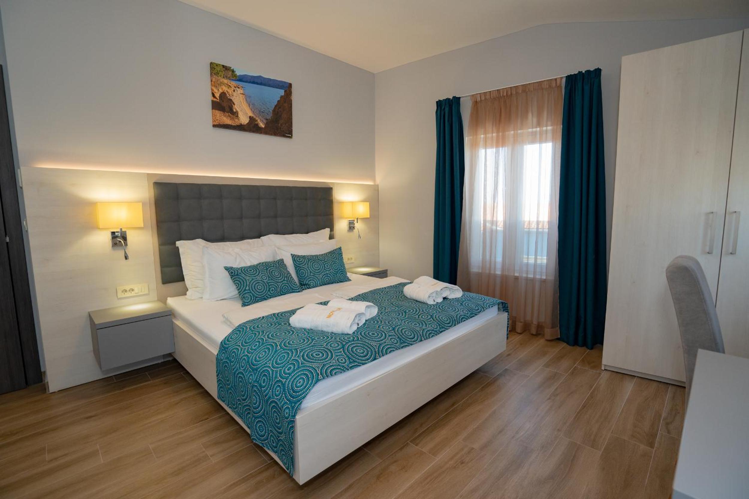 Standard King Room photo 2
