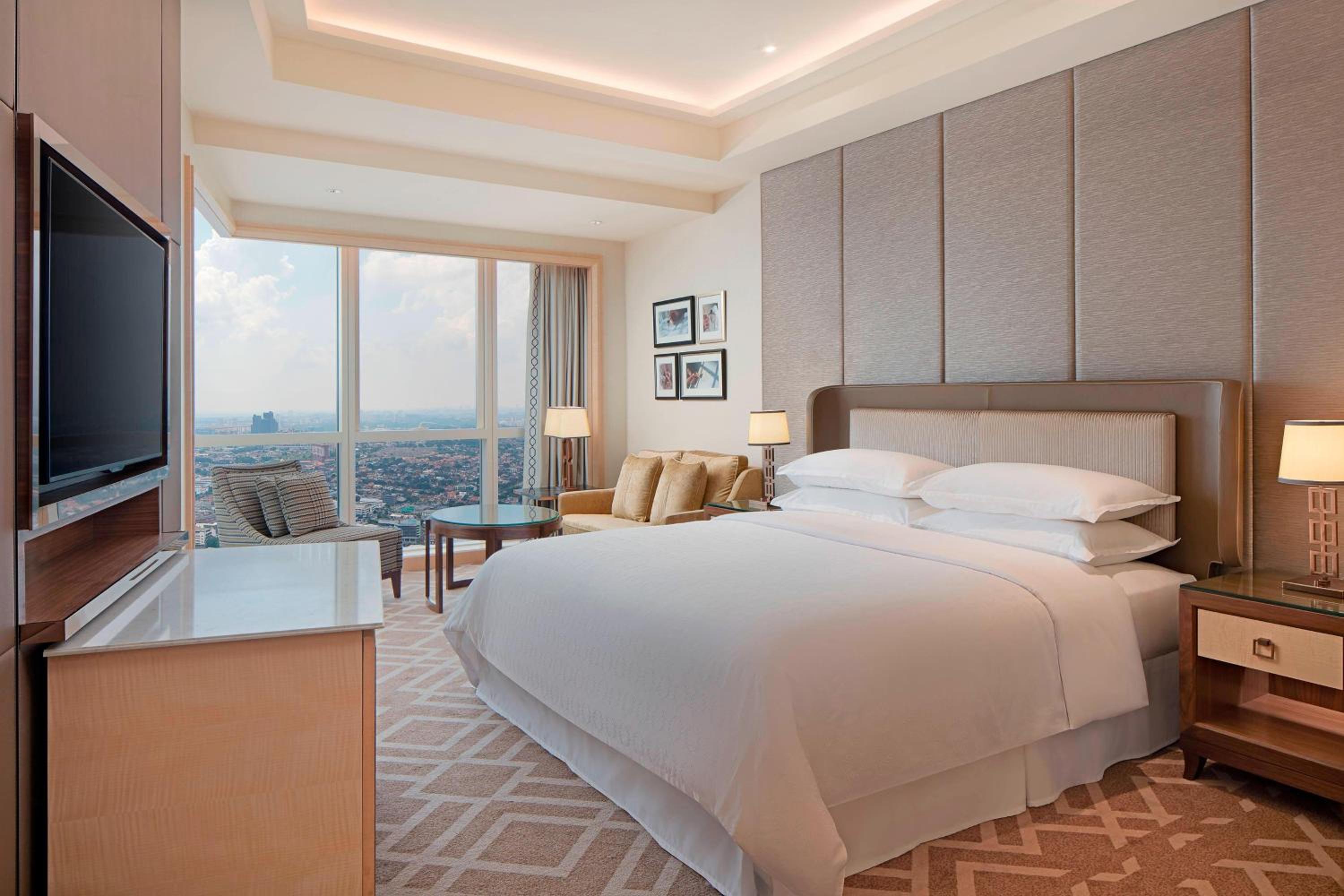 Sheraton Suite, Club level, 1 Bedroom Larger Suite, 1 King