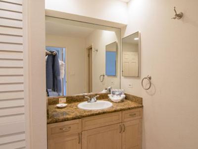 One Bedroom Partial Ocean View photo 2