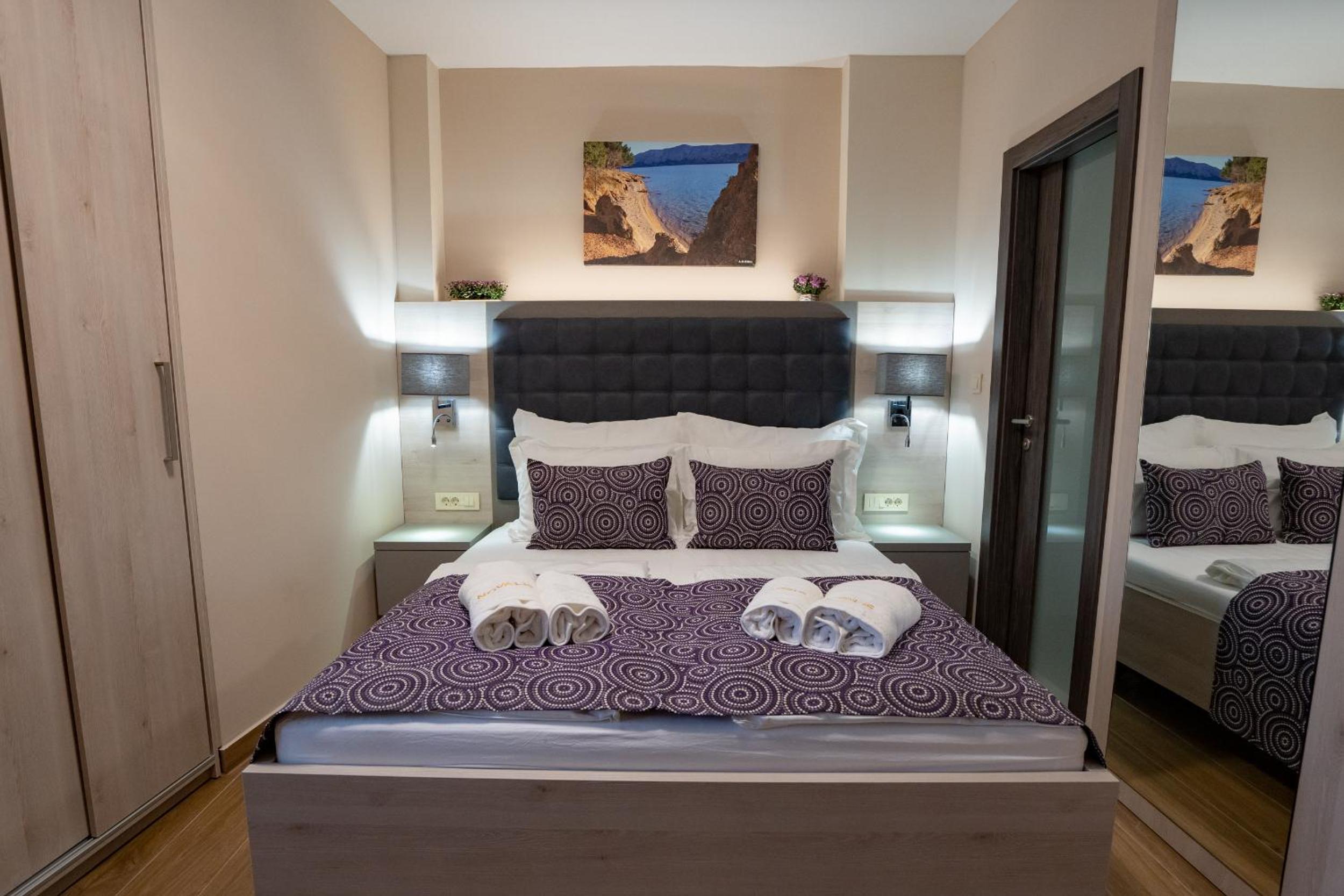 Standard King Room photo 2