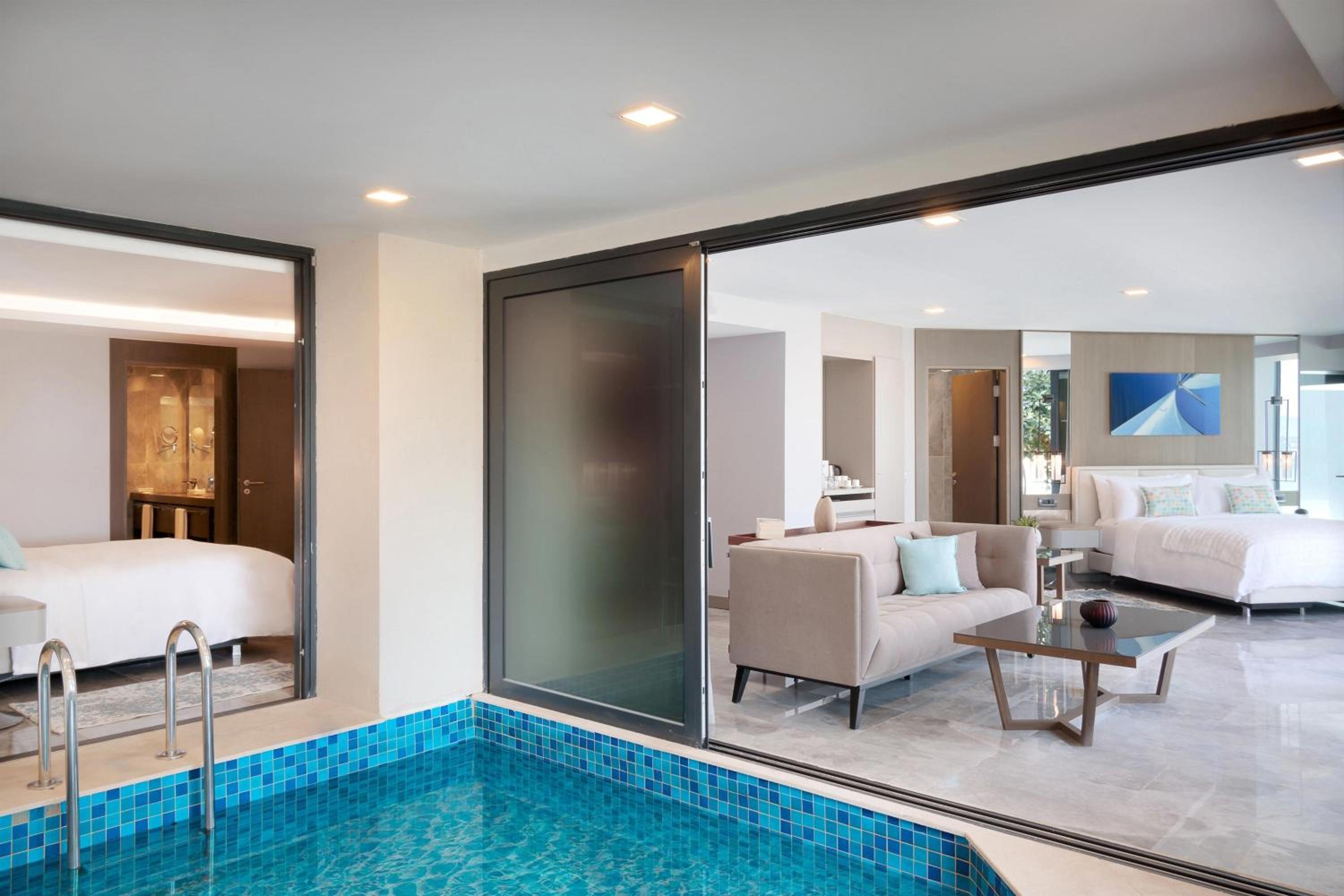 Indoor Pool 2 Bedroom, 2 Bedroom Suite, Sea view, Balcony