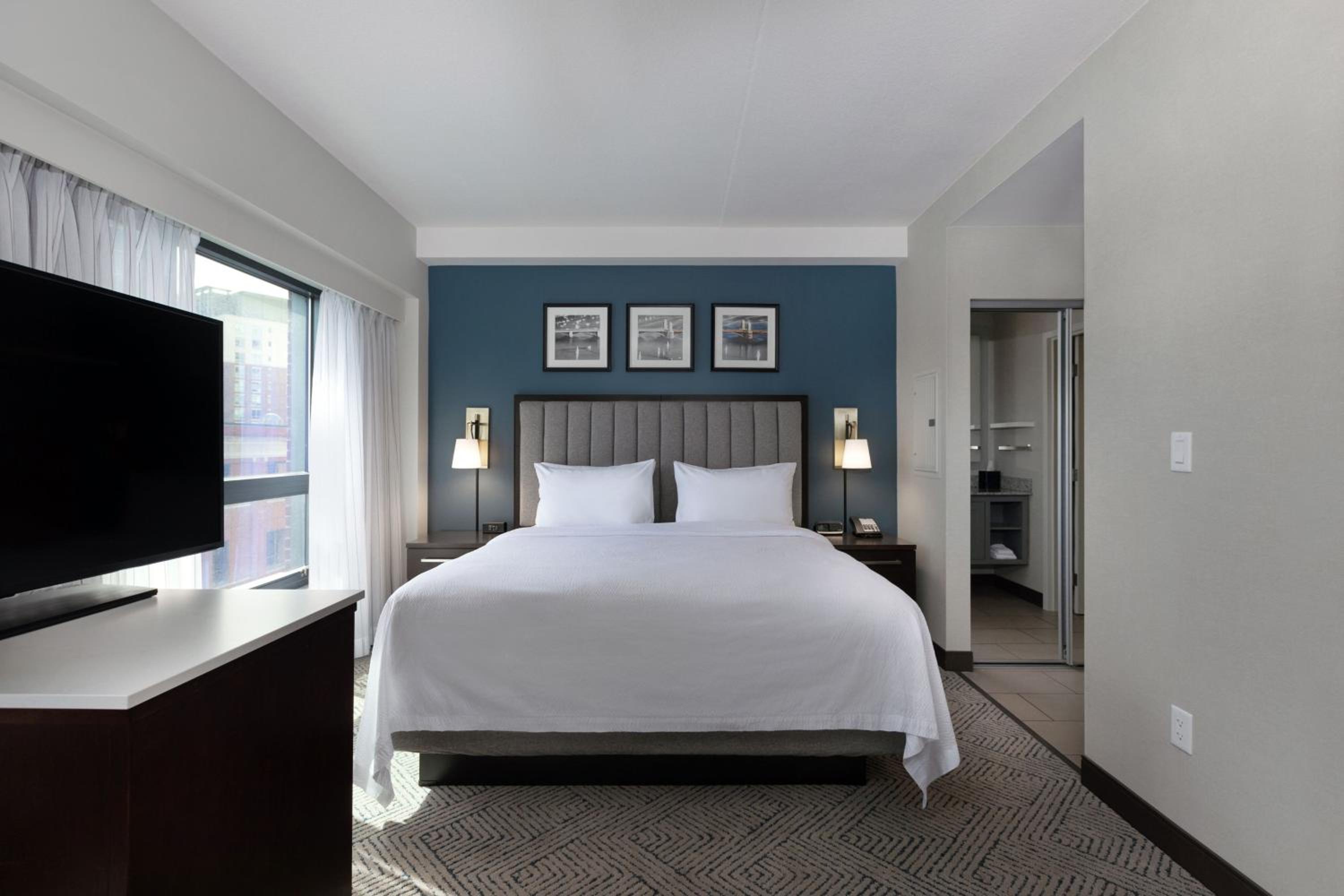 King Studio High Floor, Studio, 1 King, Sofa bed, High floor (Hearing Accessible)