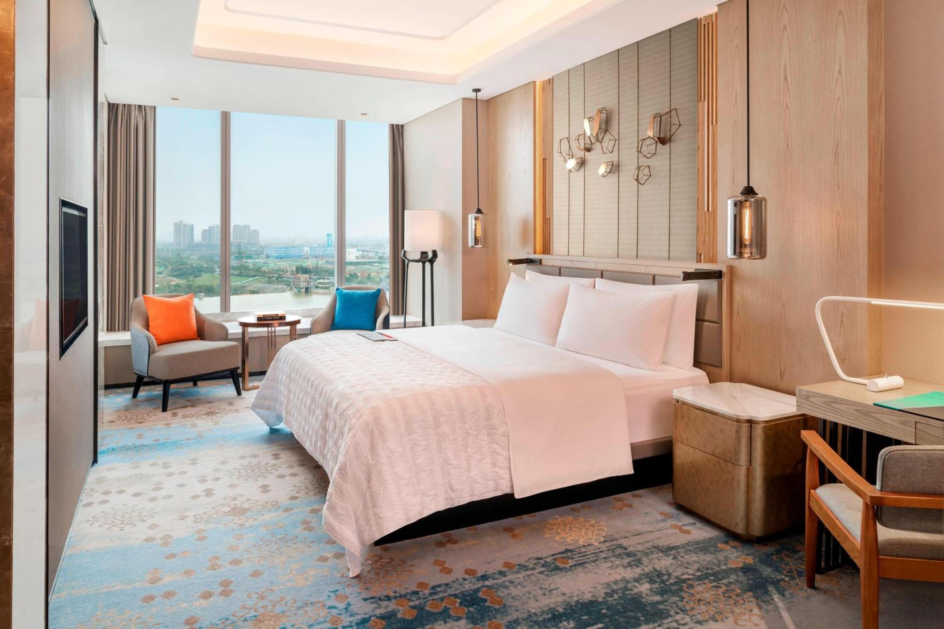 Club King Room with Lounge Access