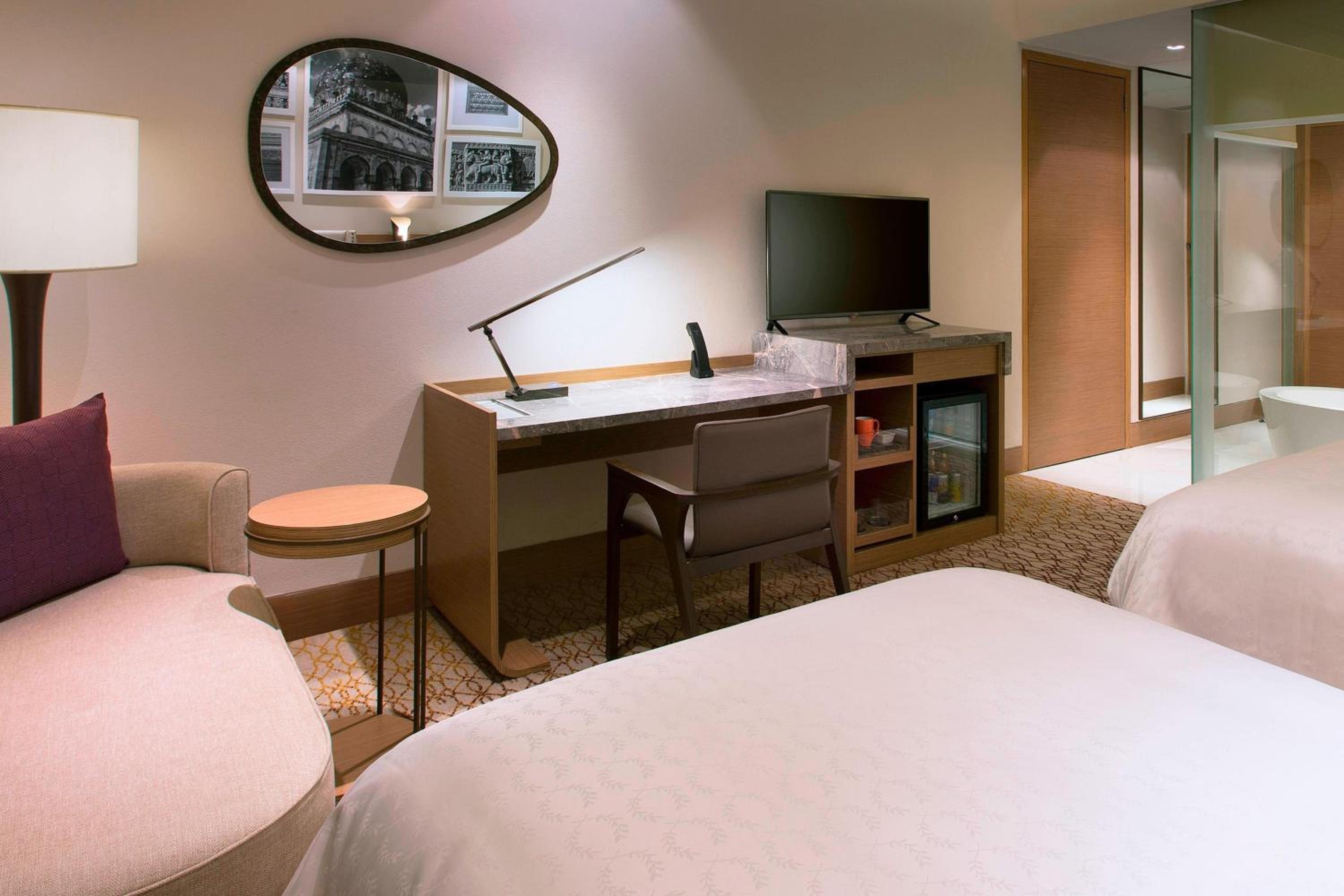 Sheraton Club-Twin Bed - Lounge access with 02hrs happy hours