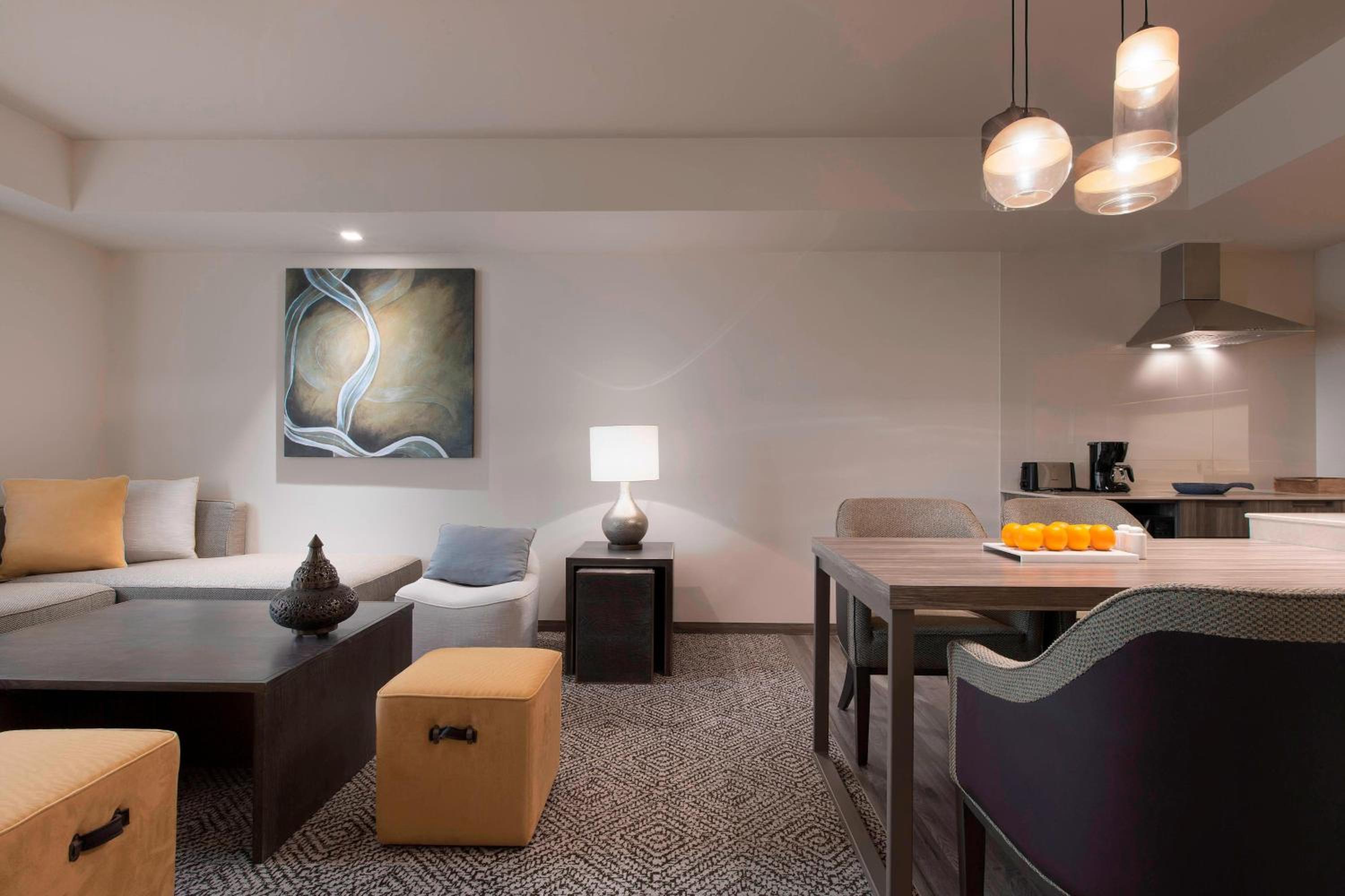 1 Bedroom Apartment-King Bed - Lounge access with 02hrs happy hours