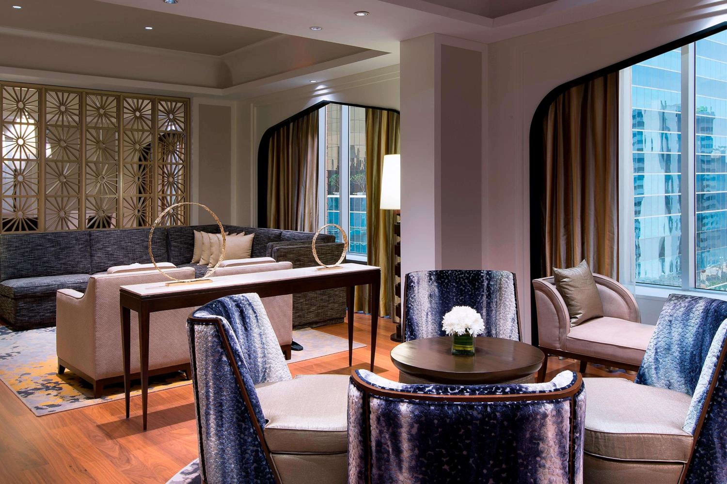 Presidential Suite, 1 King, Bathrooms: 2 Presidential Suite, 1 King, Bathrooms: 2