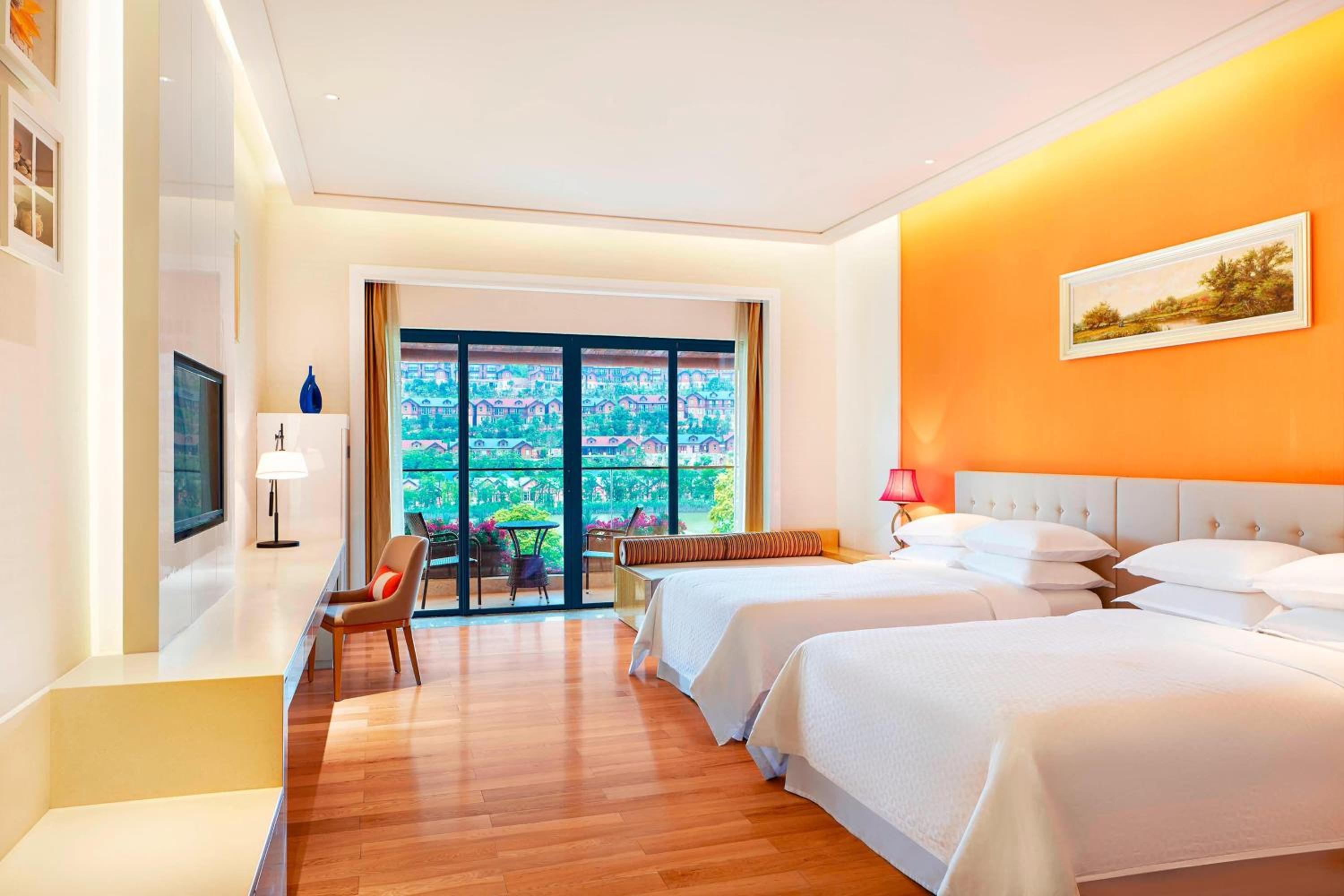 Deluxe Lake View, Guest room, 2 Twin/Single Bed(s), Balcony