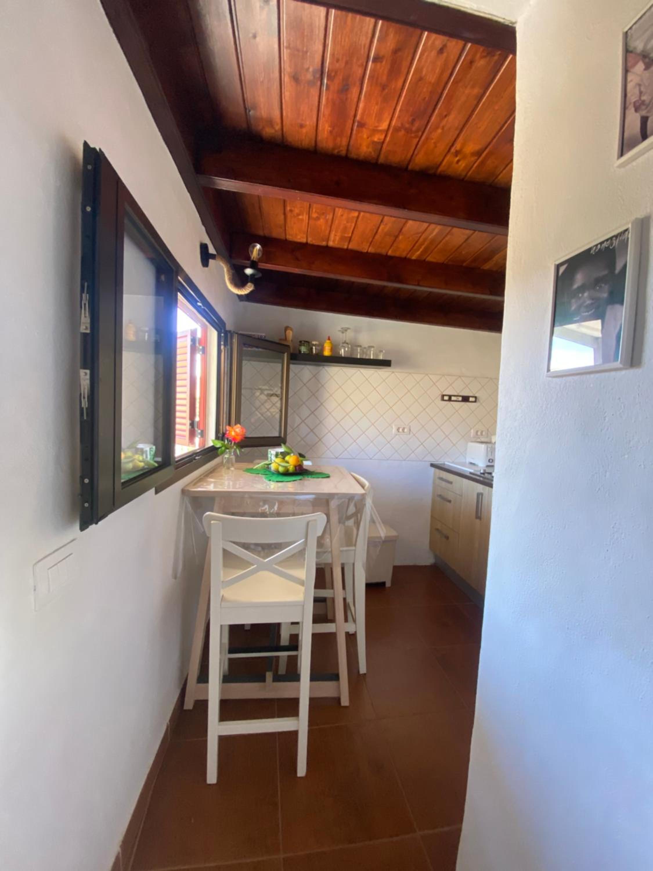 One-Bedroom House - Photo 3
