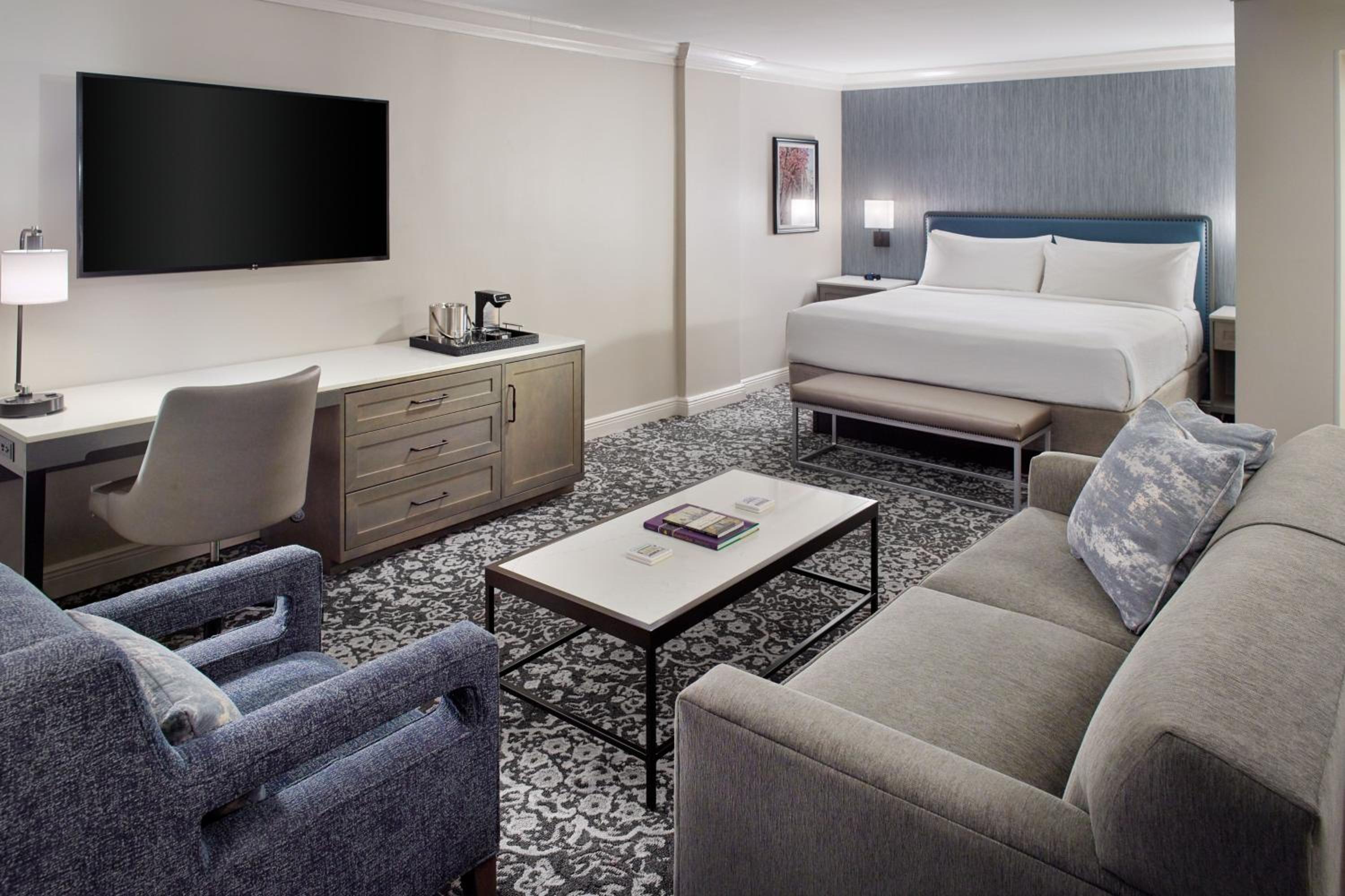 Junior Suite, 1 King Bed, Bourbon Street View - Photo 1