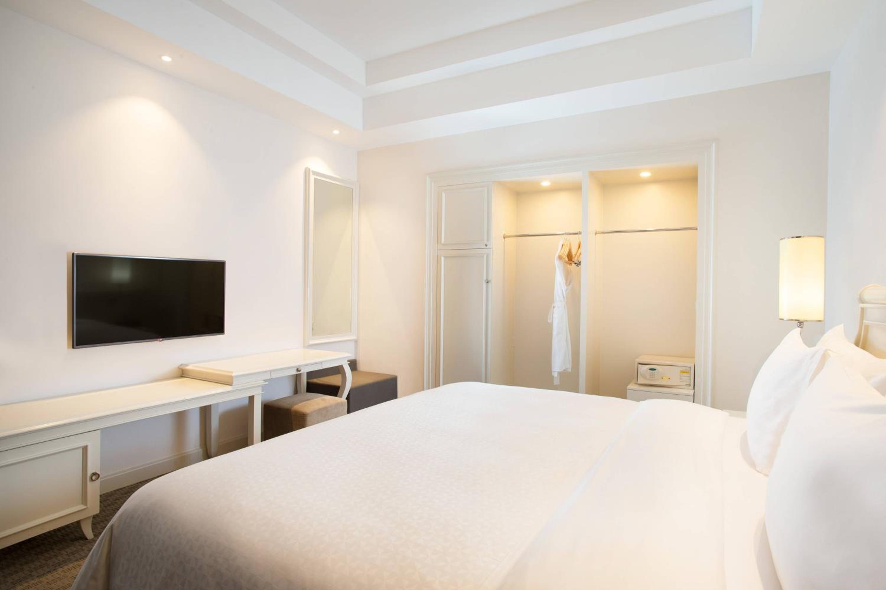 Executive Suite photo 2