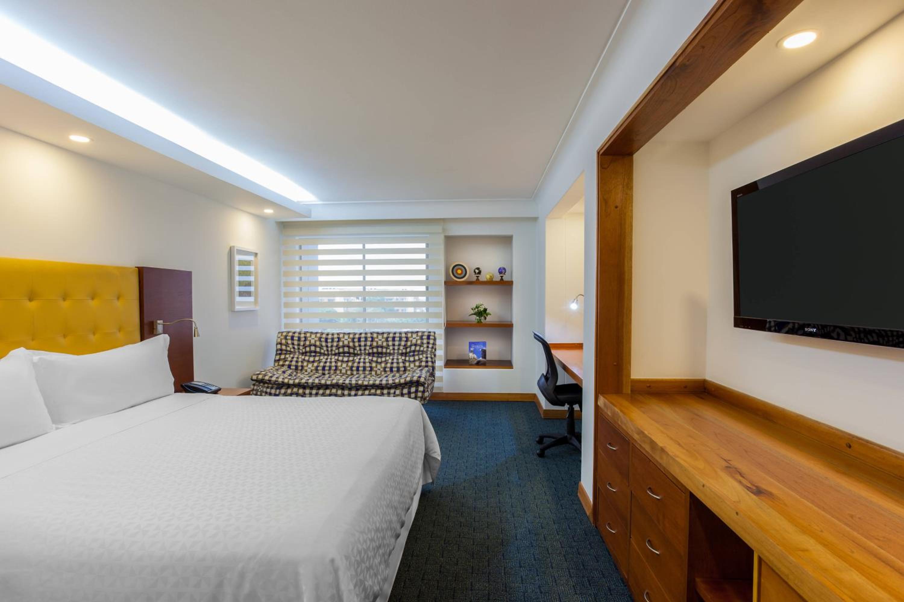 Superior King Room photo 2