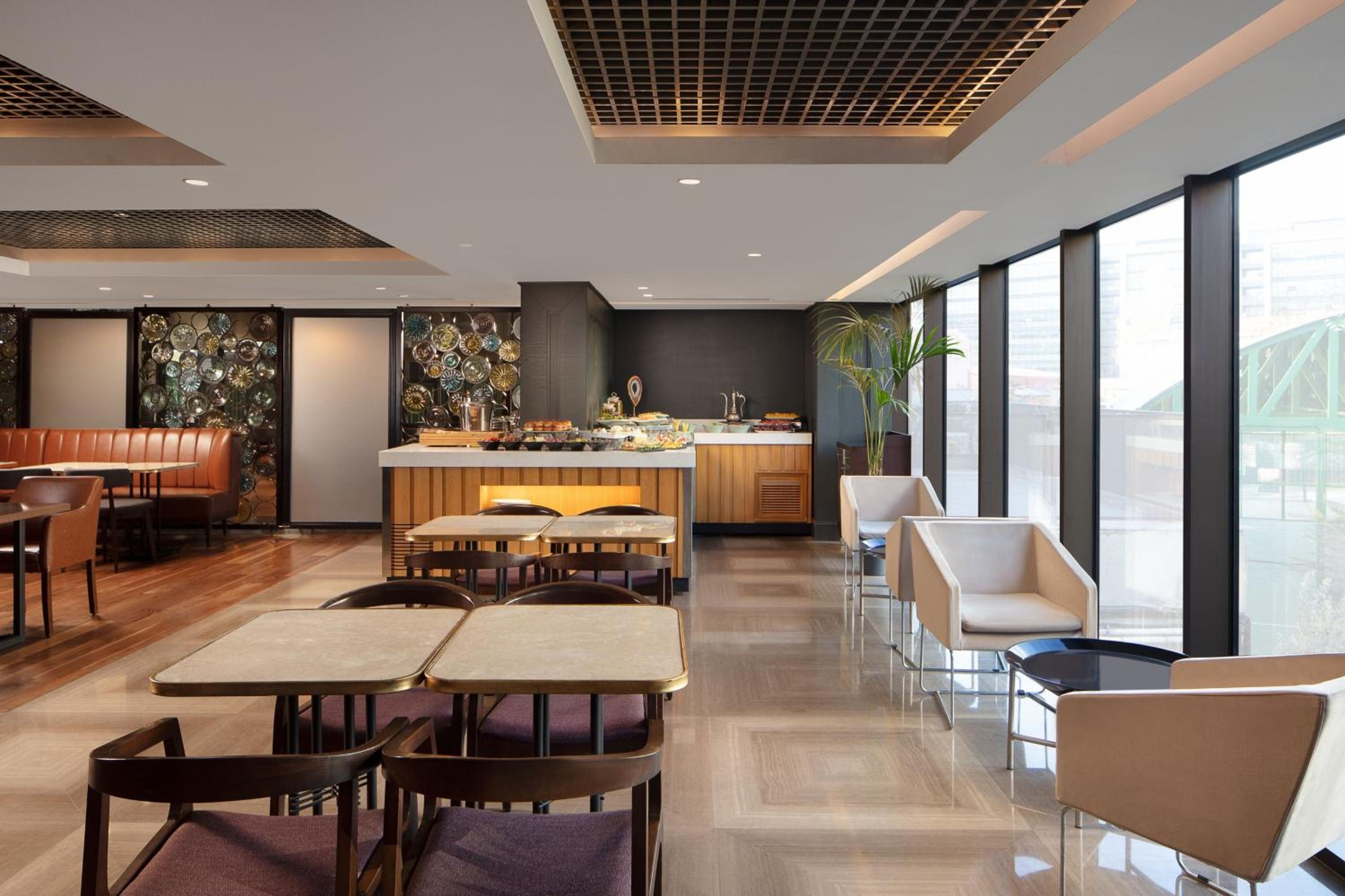 Premium Corner Room with Lounge Access