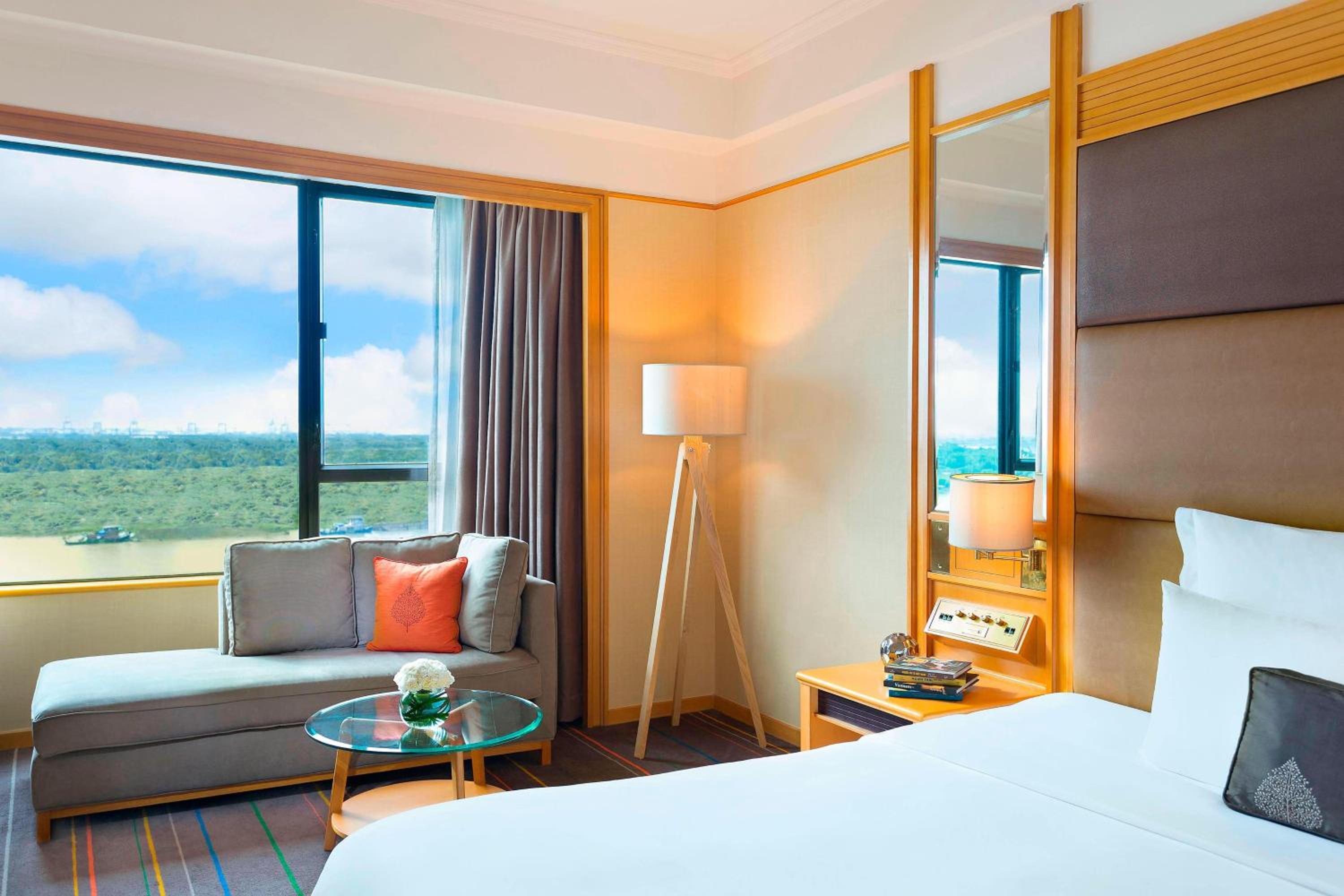 Deluxe River View Room, Guest room, 1 King bed