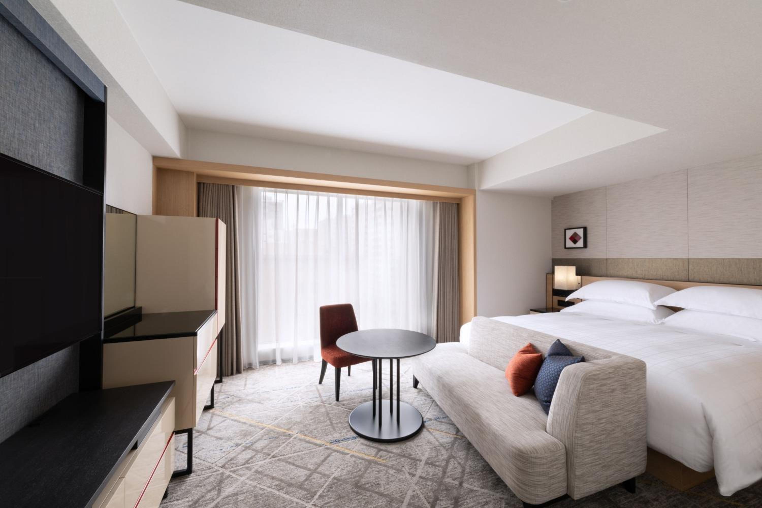 PREMIUM DELUXE, Guest room, 1 King photo PREMIUM DELUXE, Guest room, 1 King photo