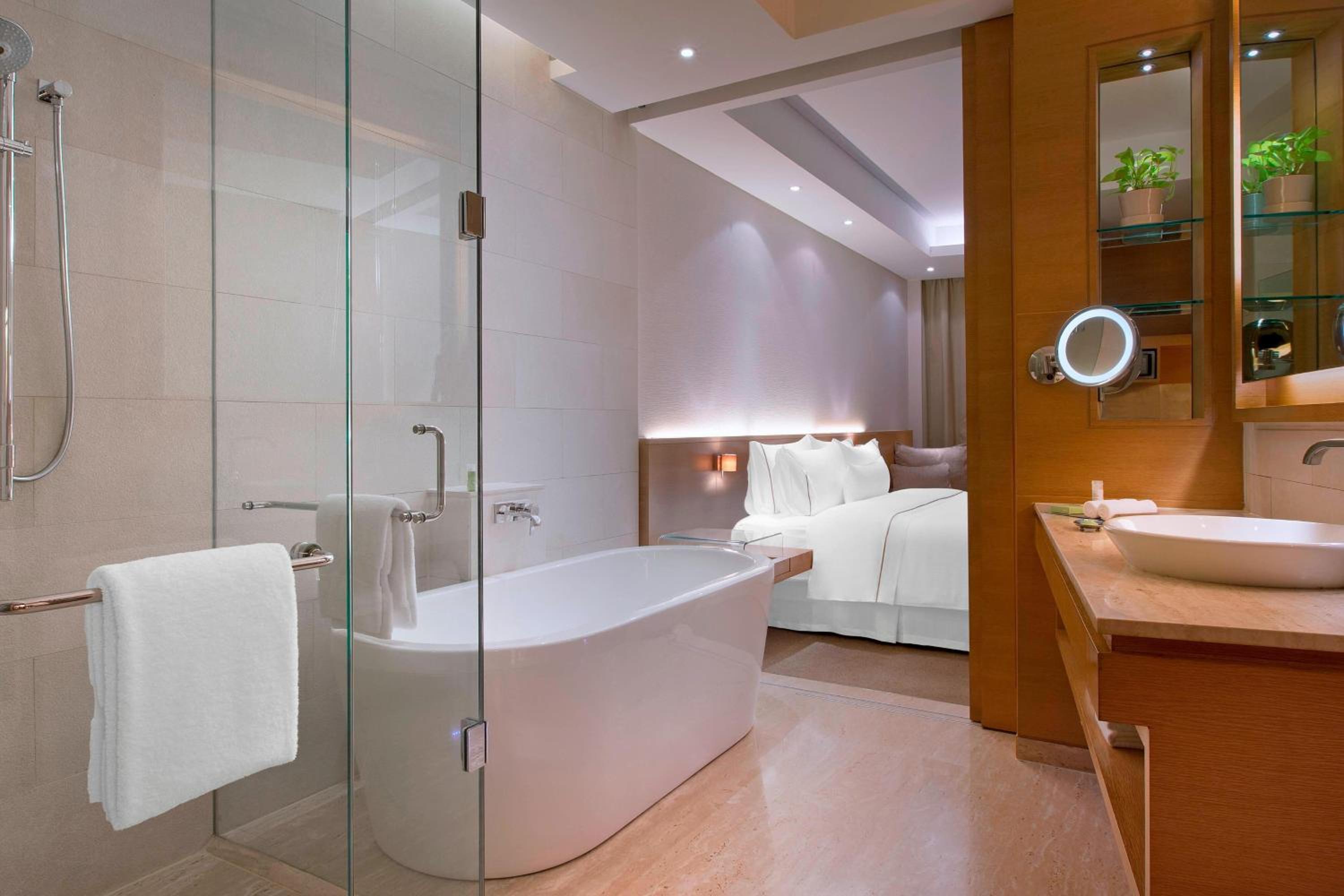 King Room with City View with 15% discount on Spa - Photo 3