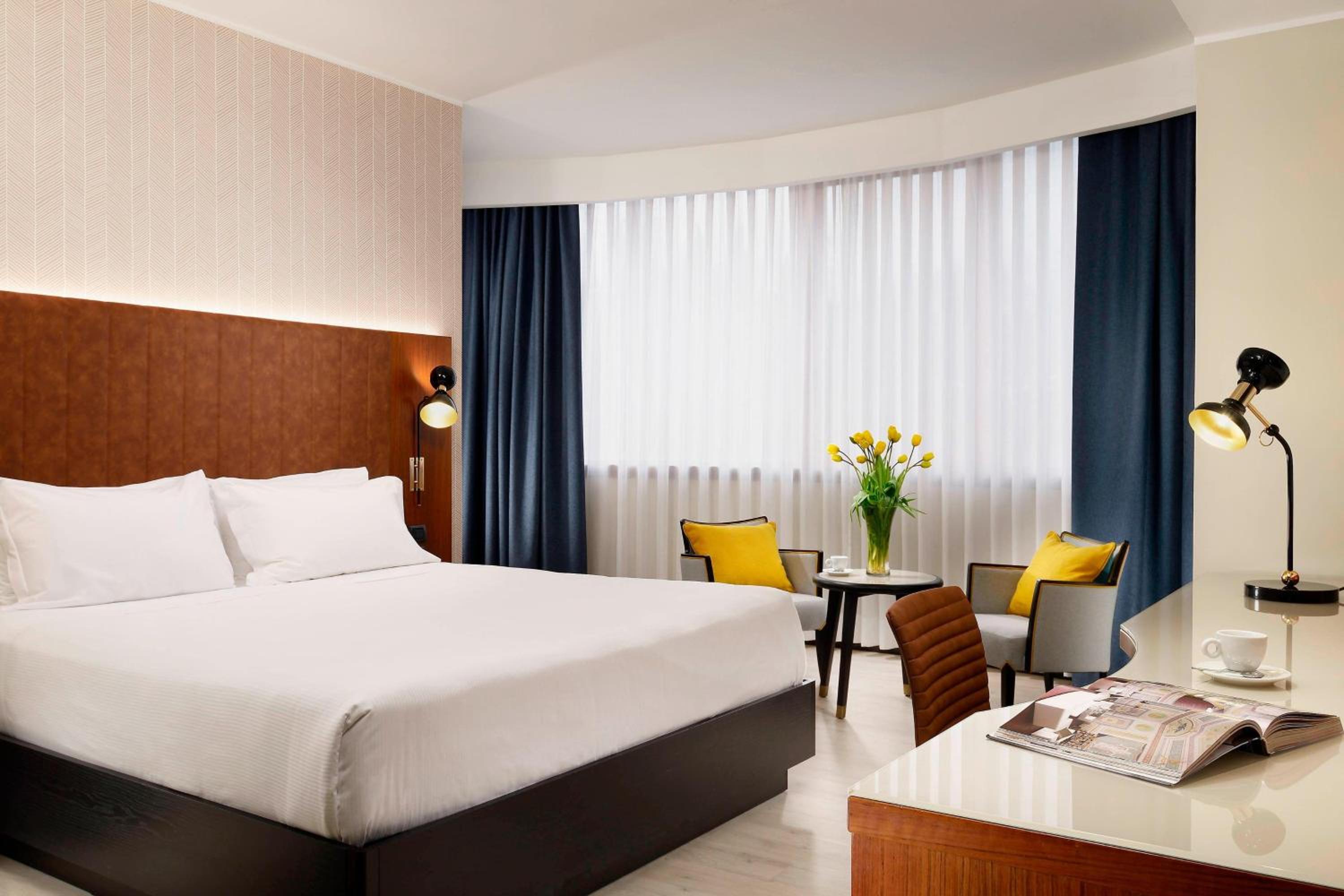 Deluxe Queen Room