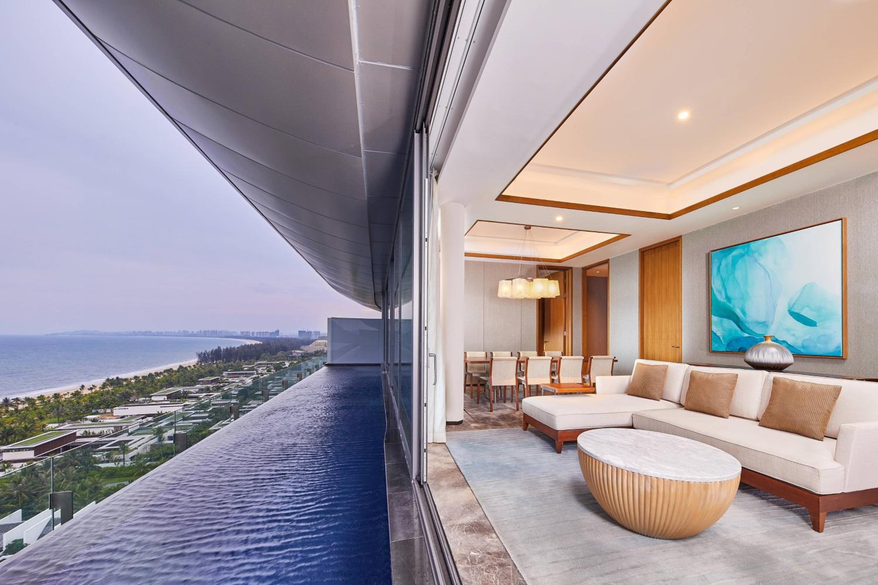 Ambassador Ocean Suite photo 2