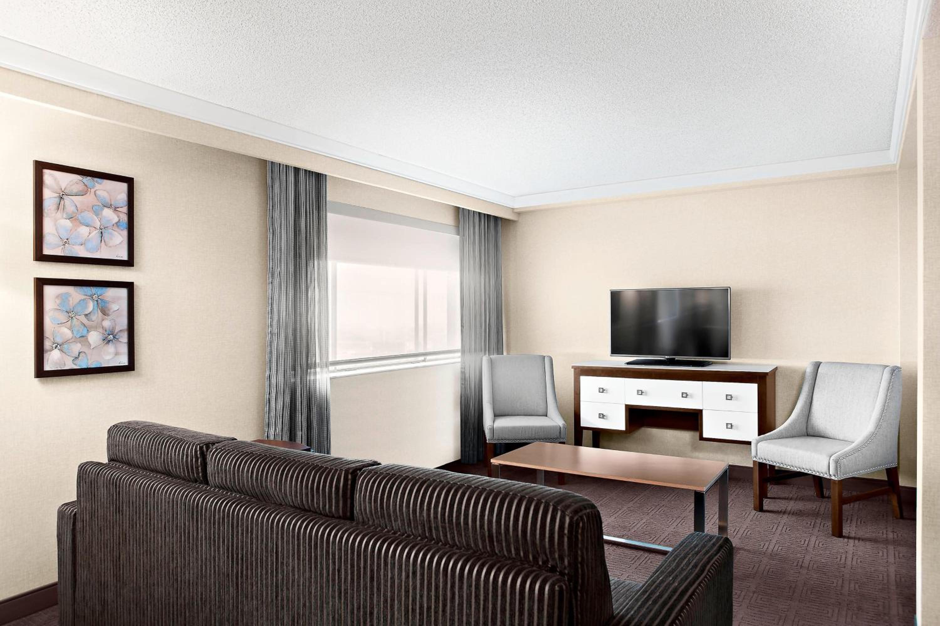 One-Bedroom Junior Suite - Photo 1
