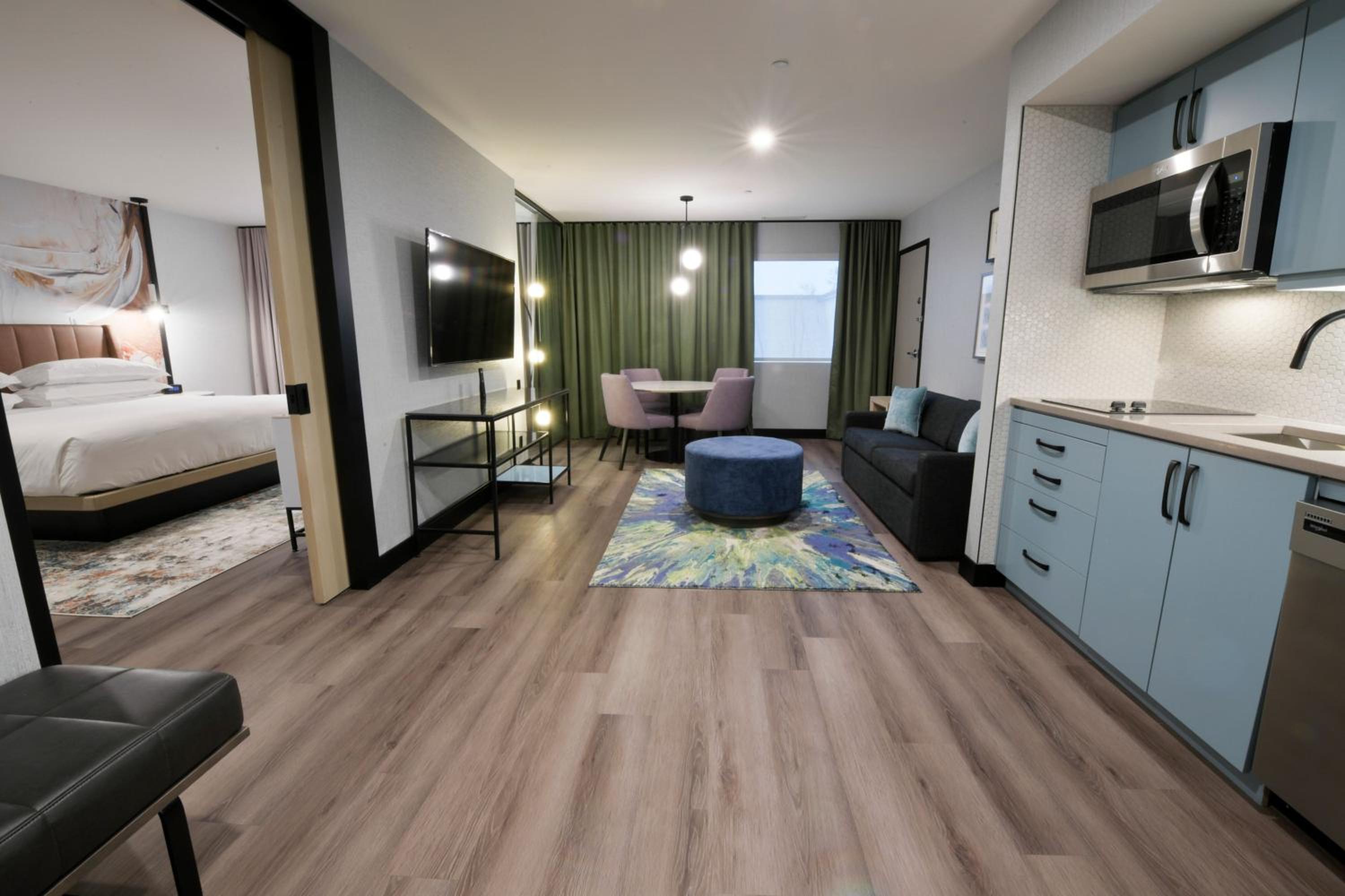 One-Bedroom Residential Suite with Whirlpool