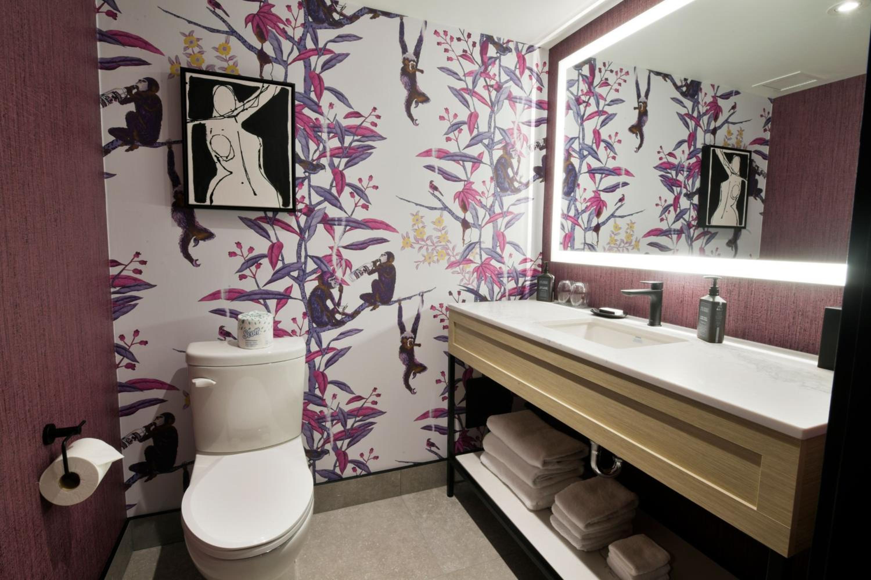 One-Bedroom Residential Suite with Whirlpool