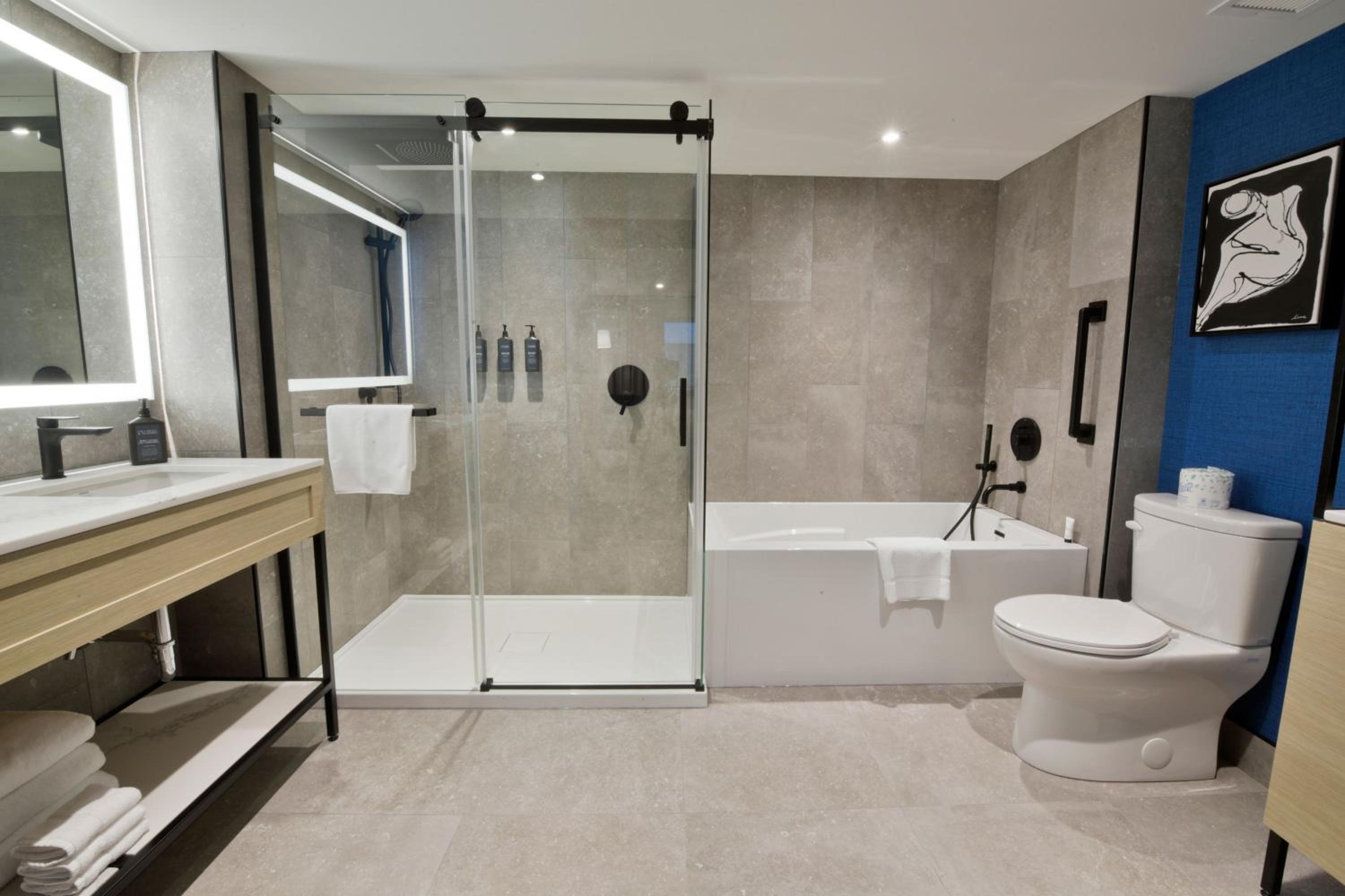 One-Bedroom Residential Suite with Whirlpool
