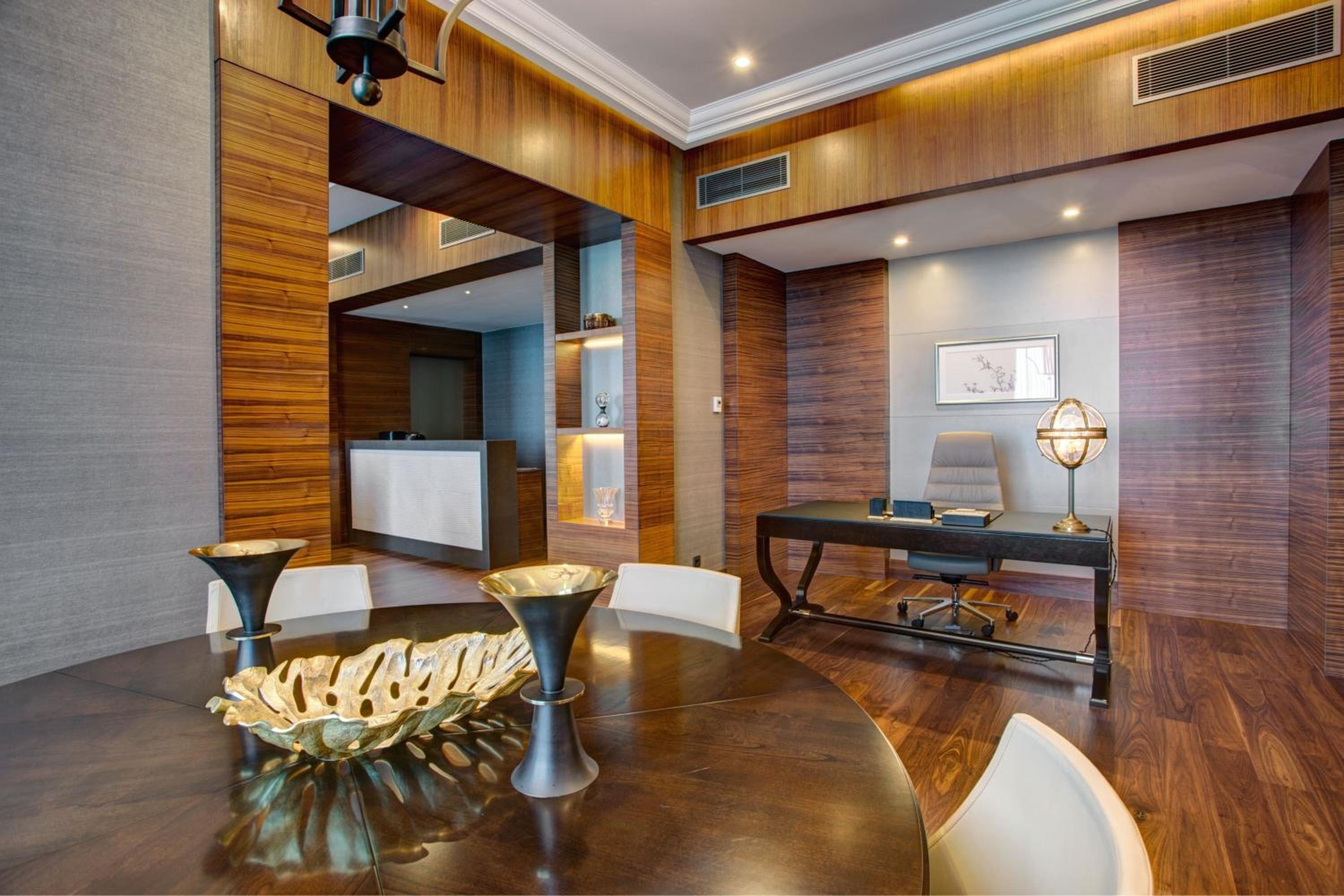 Presidential Suite, 1 King Bed, 2 Single Beds
