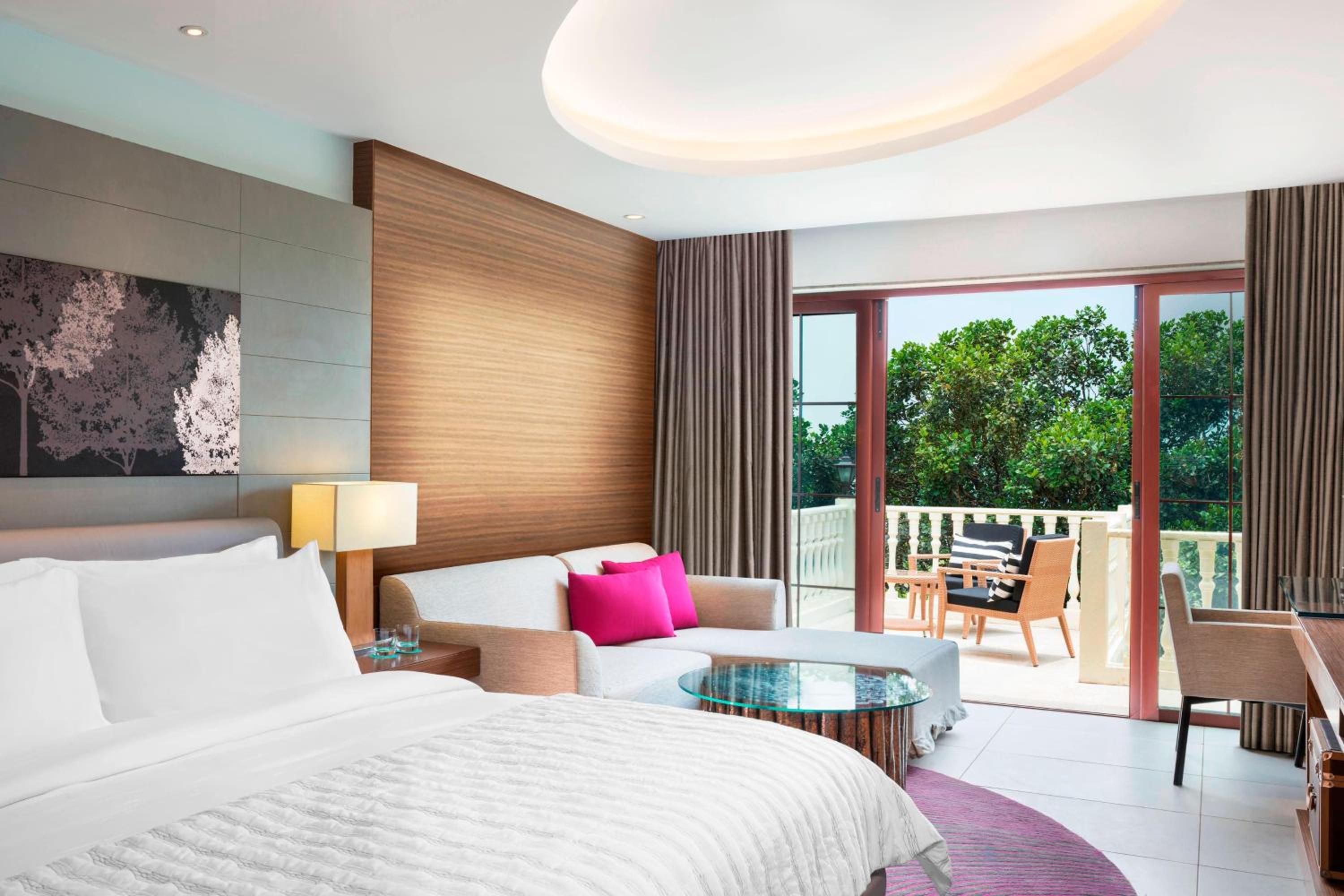 1 King Bed, Forest View, Tranquility Suite