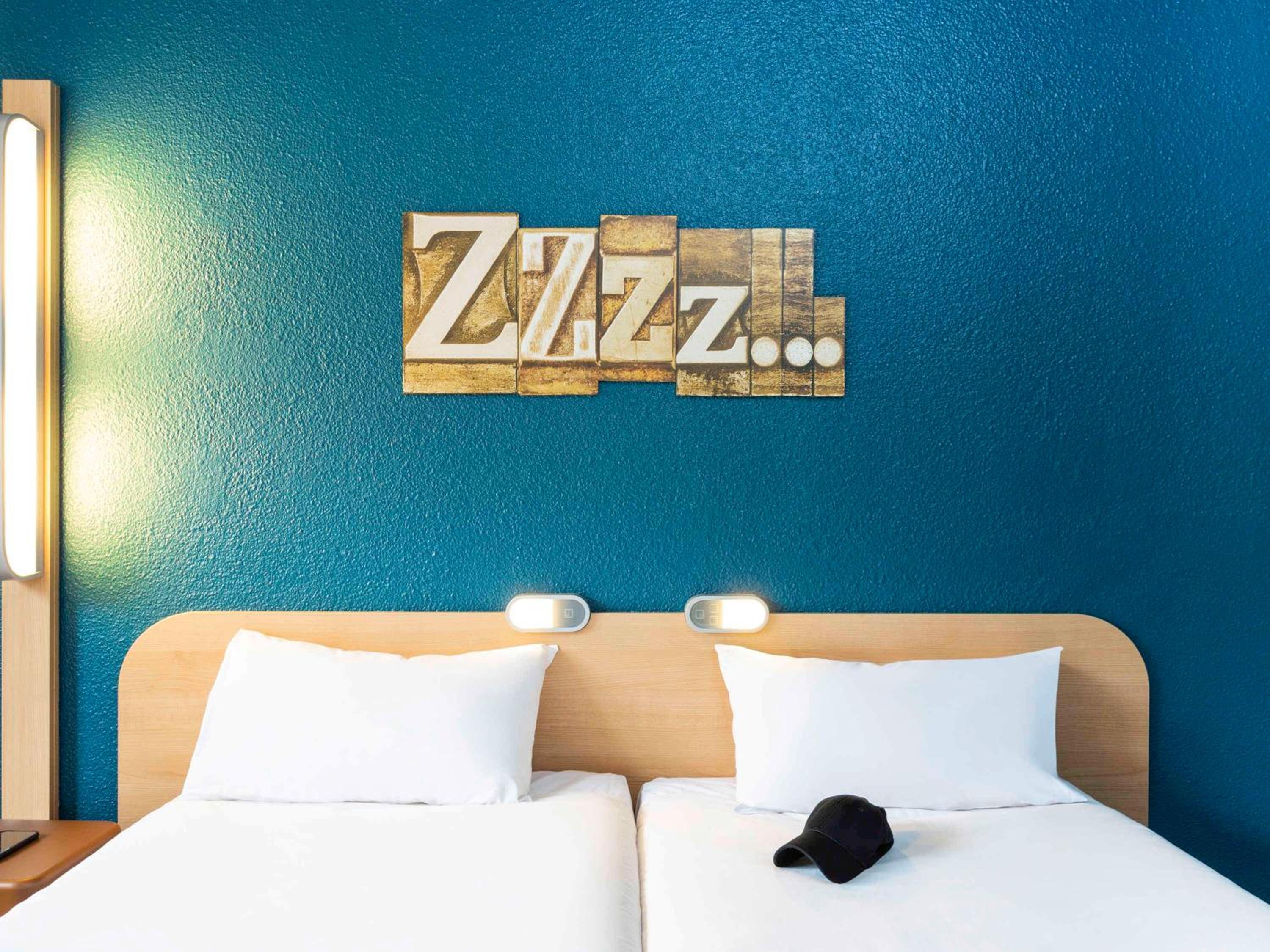 Twin Room - Photo 9