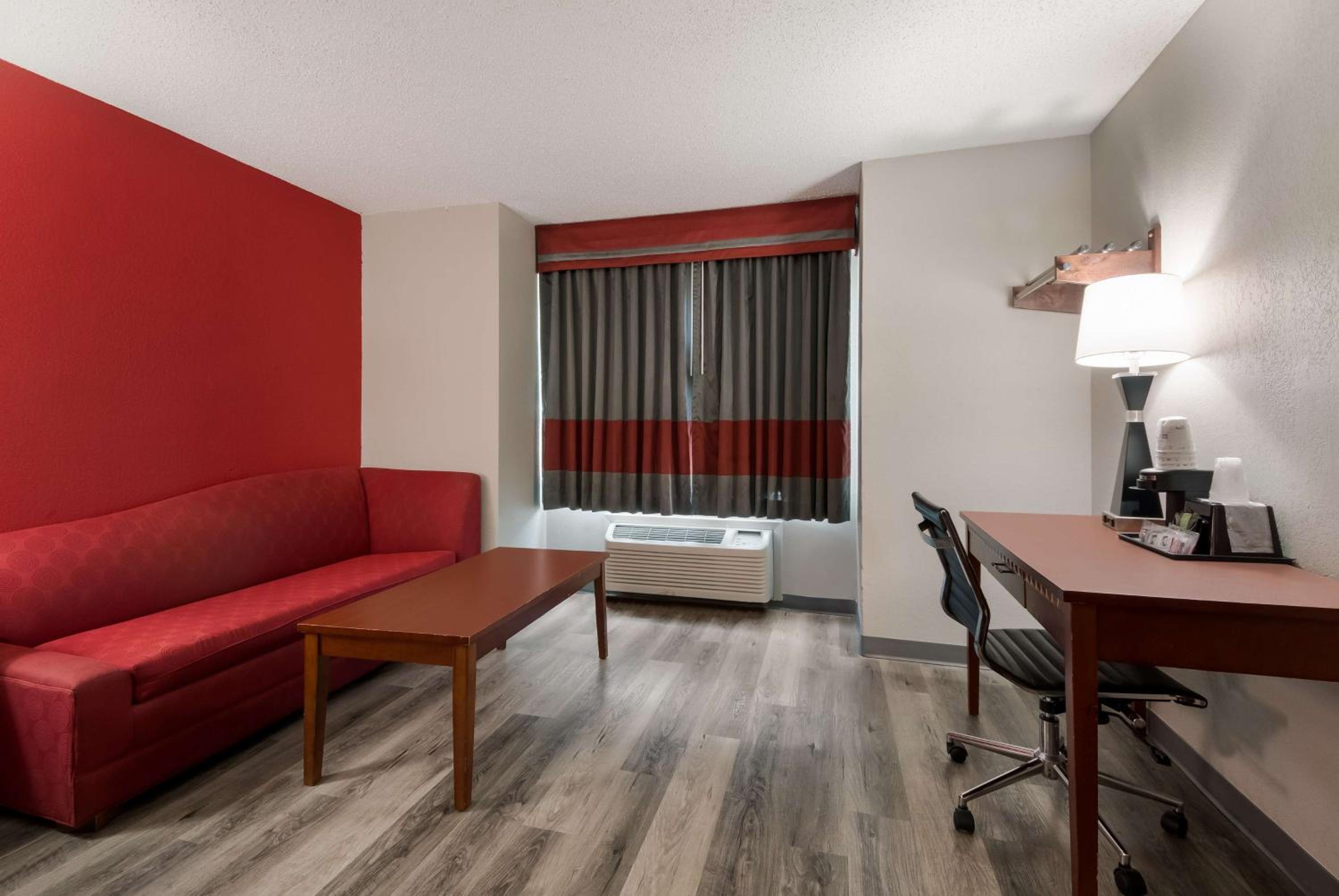 King Room - Non-Smoking - Photo 3