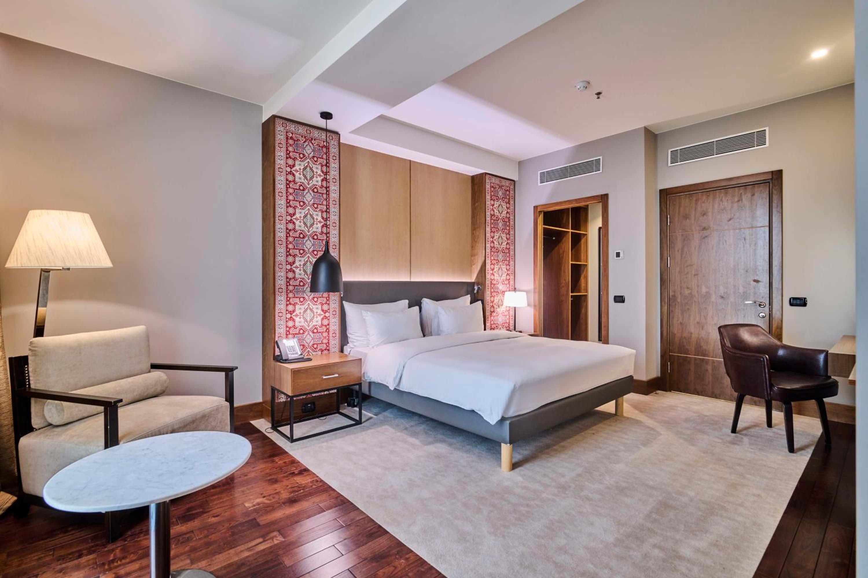 Royal Suite with Panoramic Mountain View photo 1