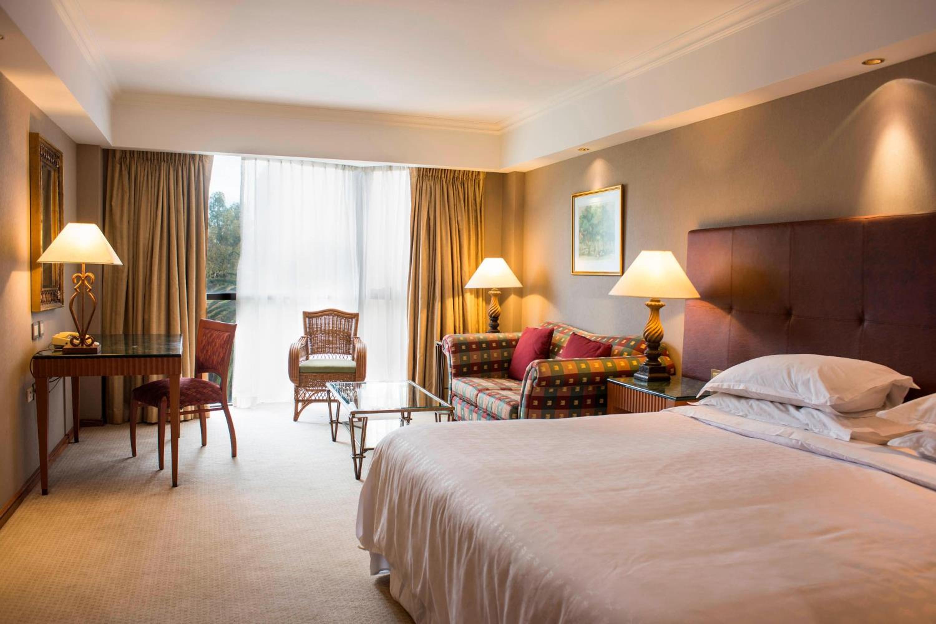 Standard King Room photo 2