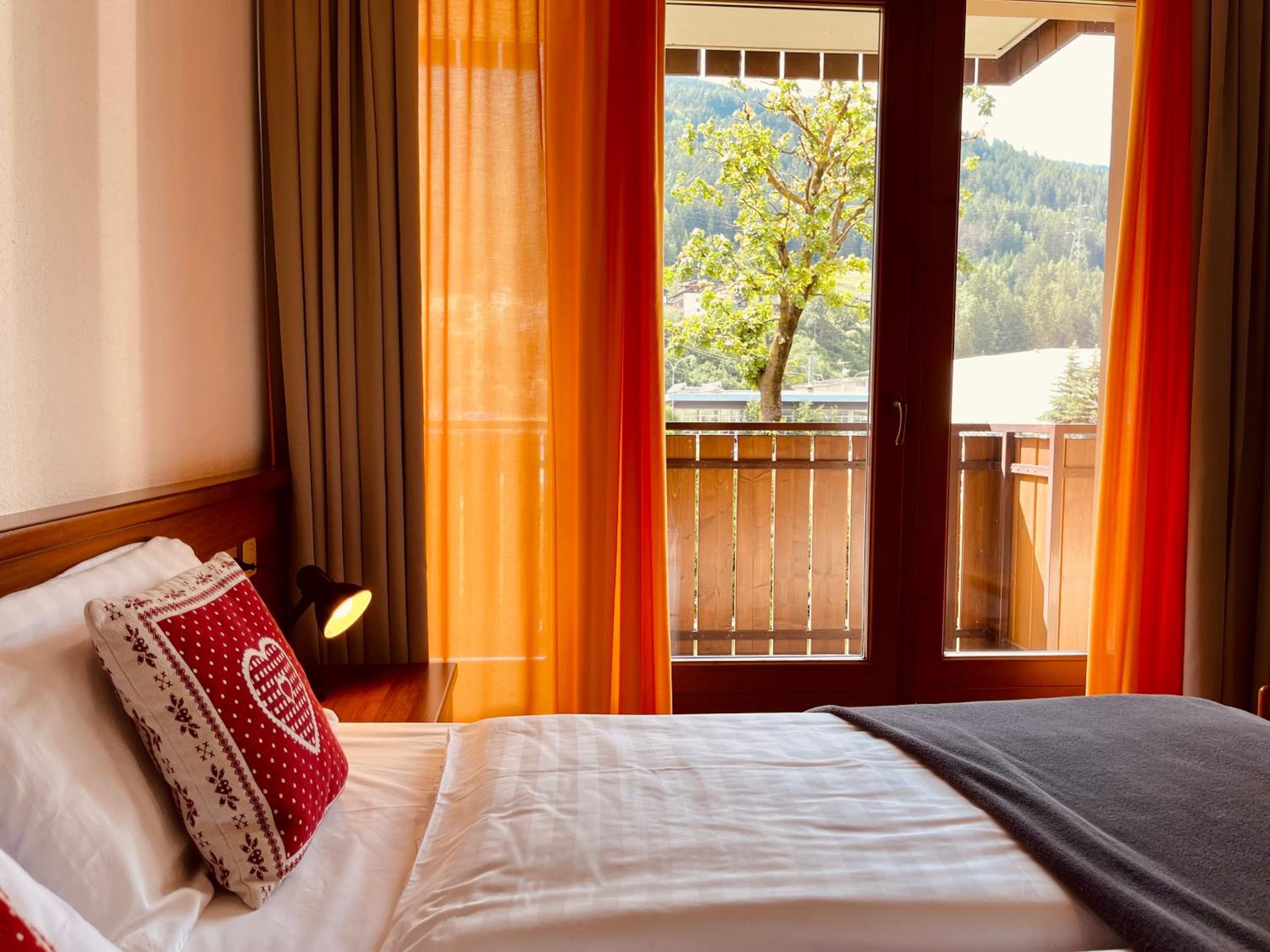 Apartment with Mountain View - Photo 7