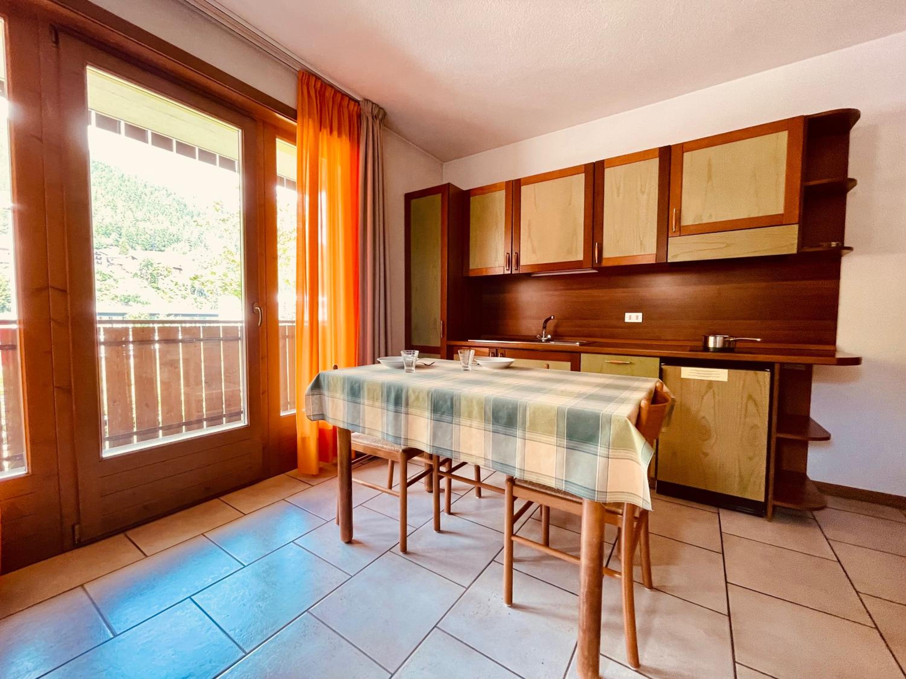 Apartment with Mountain View - Photo 10