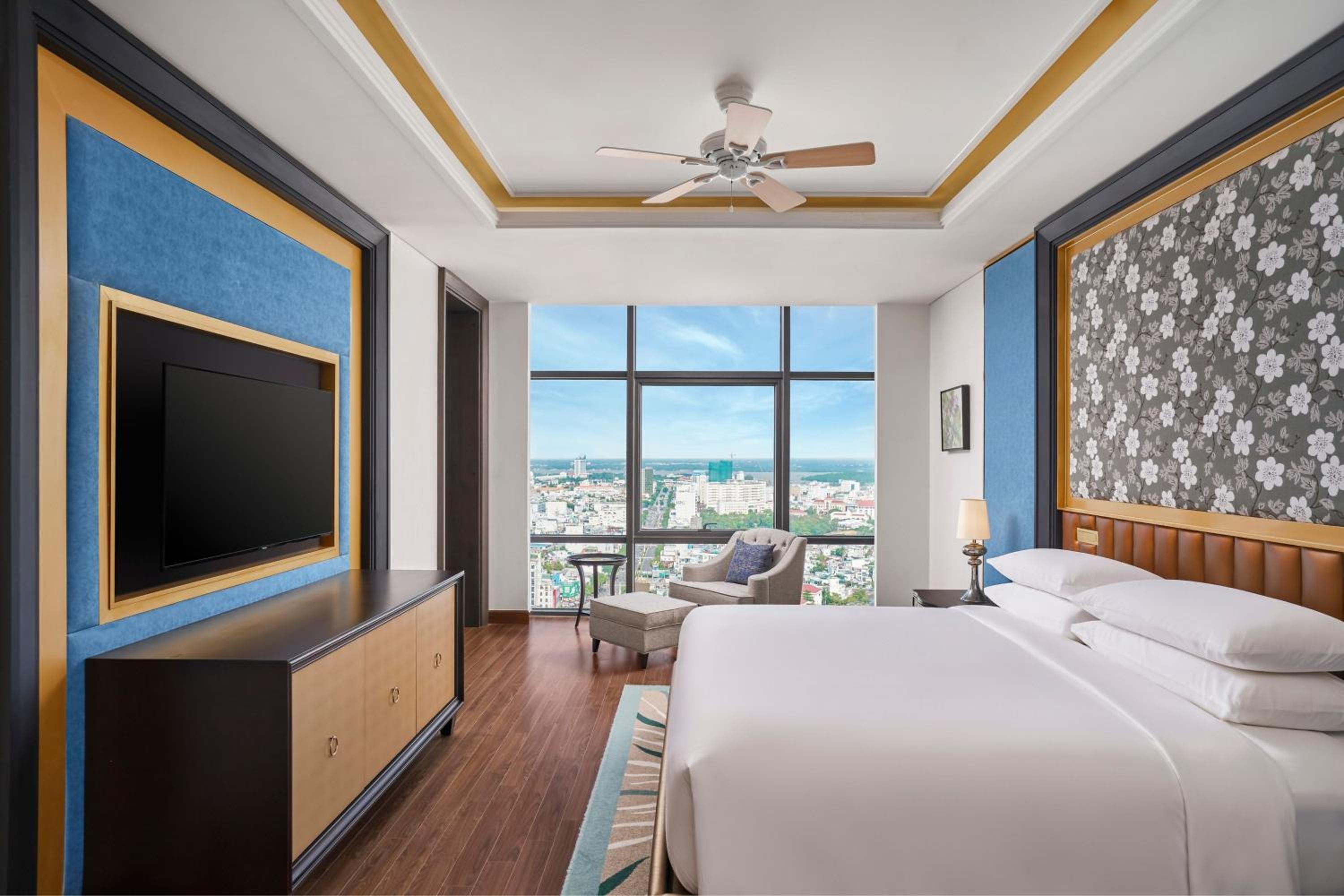 Grand King Suite - Club Lounge Access photo 1