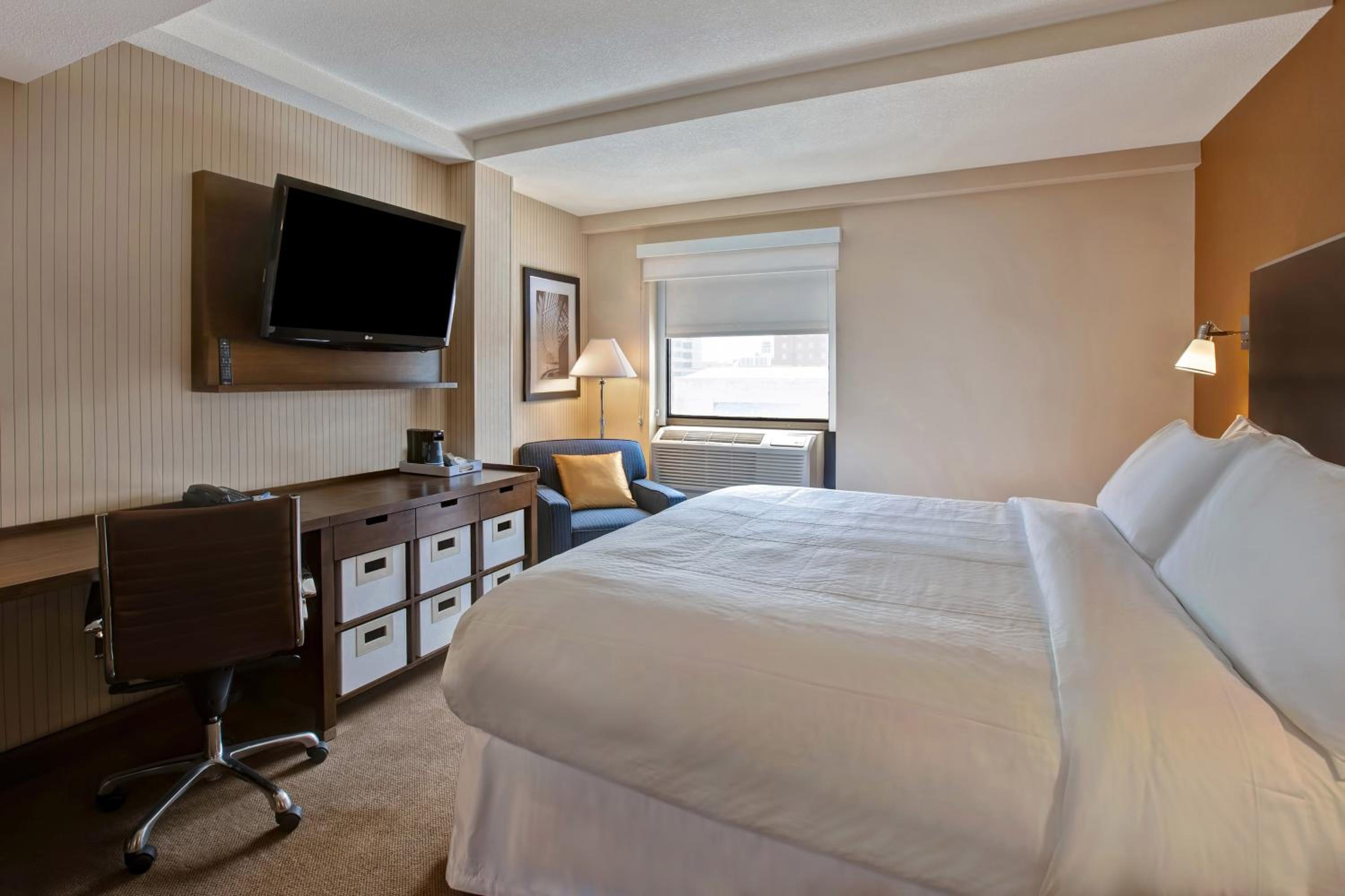 Larger Guest room, 1 King