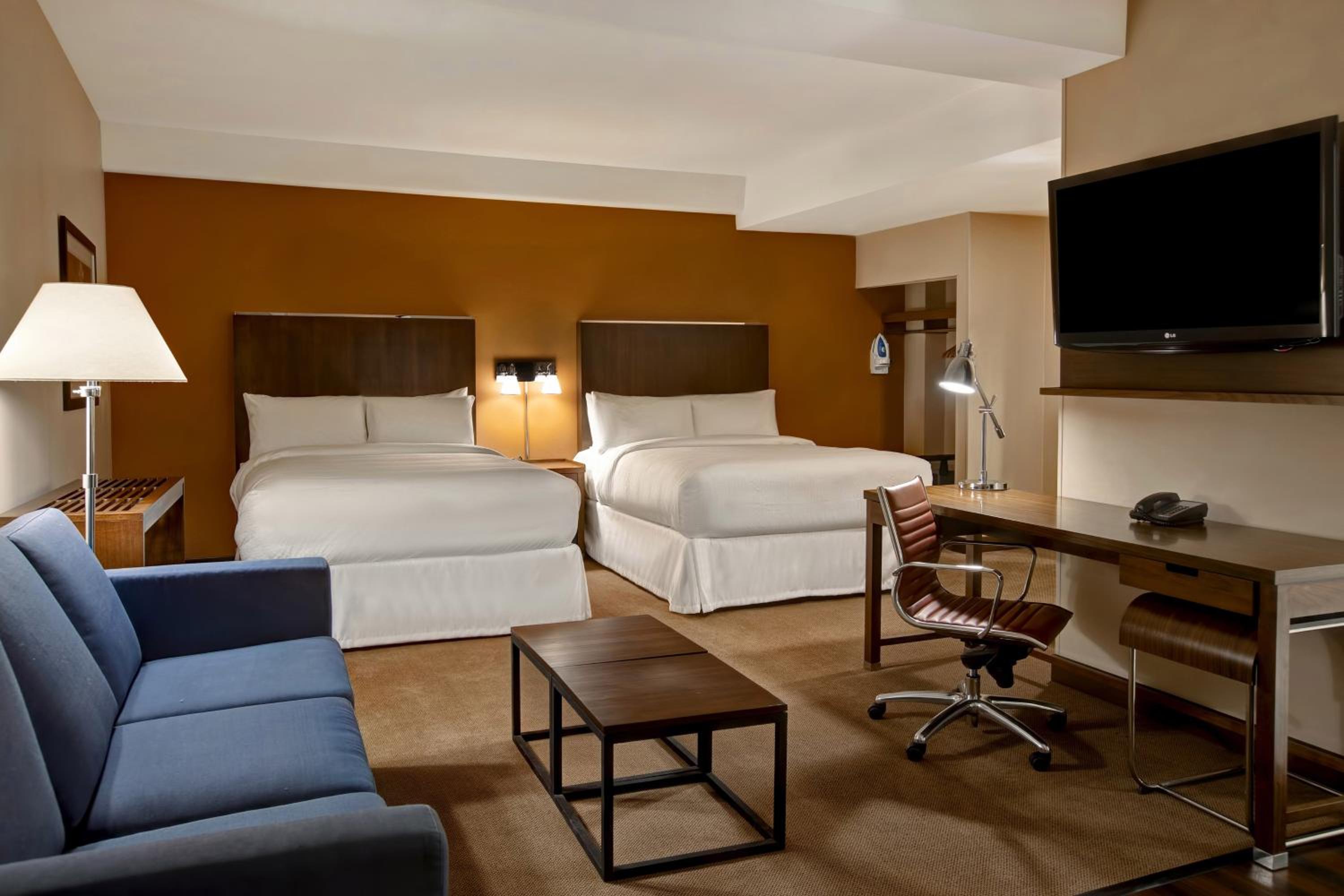 Junior Suite, 2 Queen, Sofa bed, Tower Building photo 2