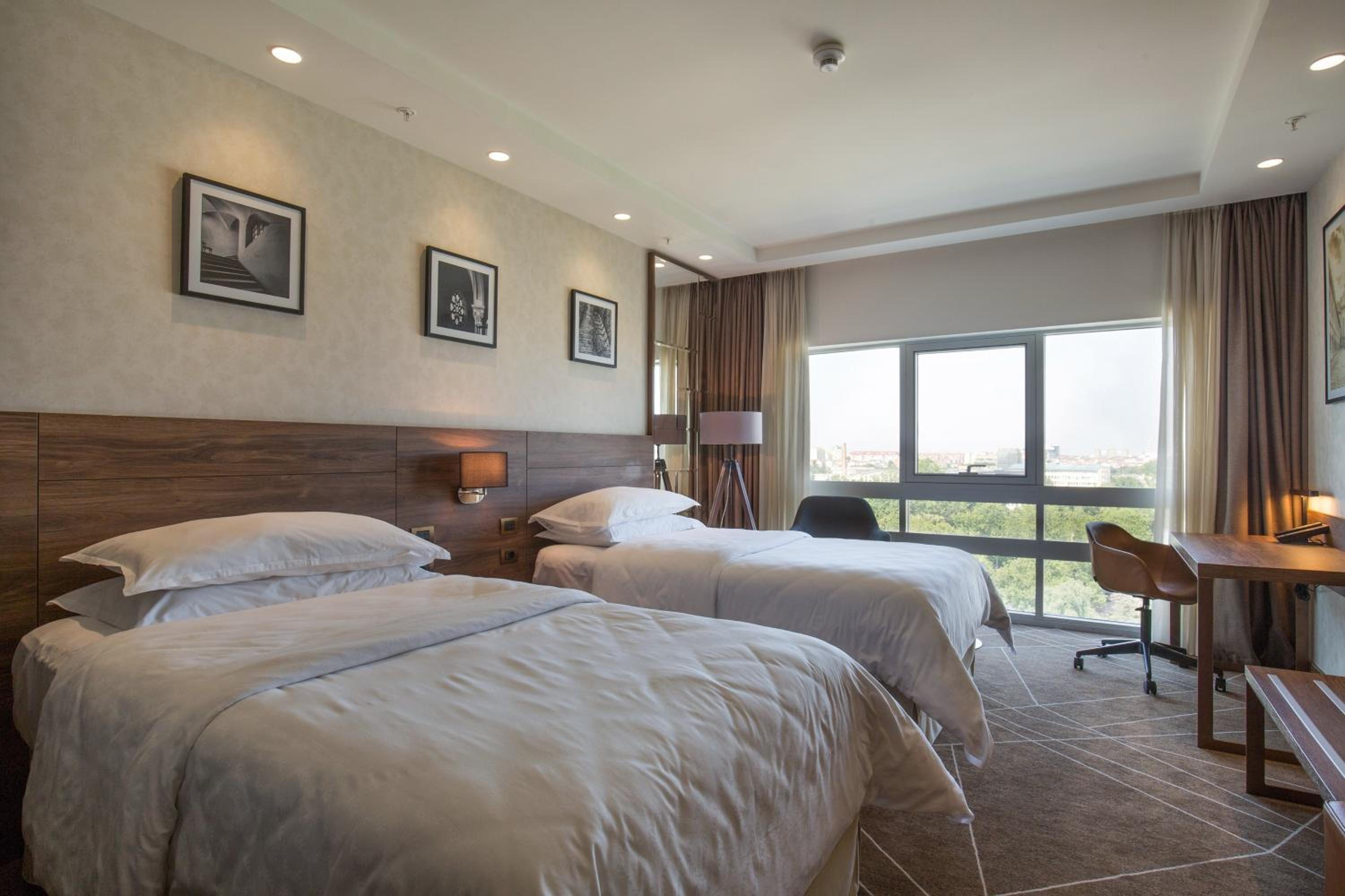 Superior Club Room, Signature Club Lounge lounge access photo 1