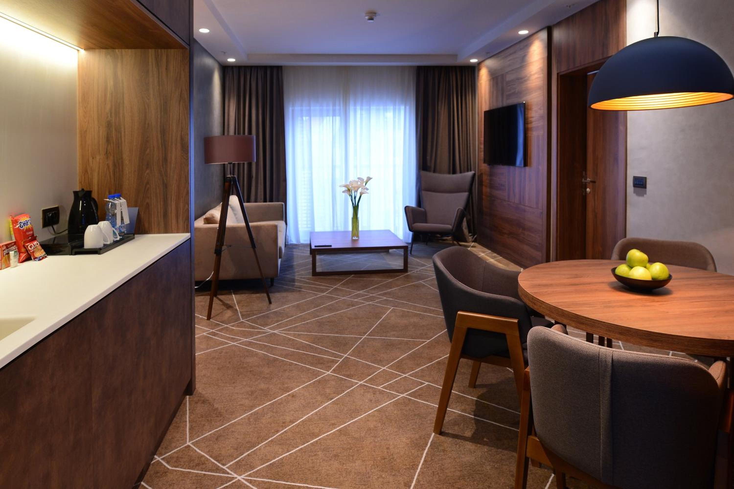 1 Bedroom Junior Suite, 1 King photo 3