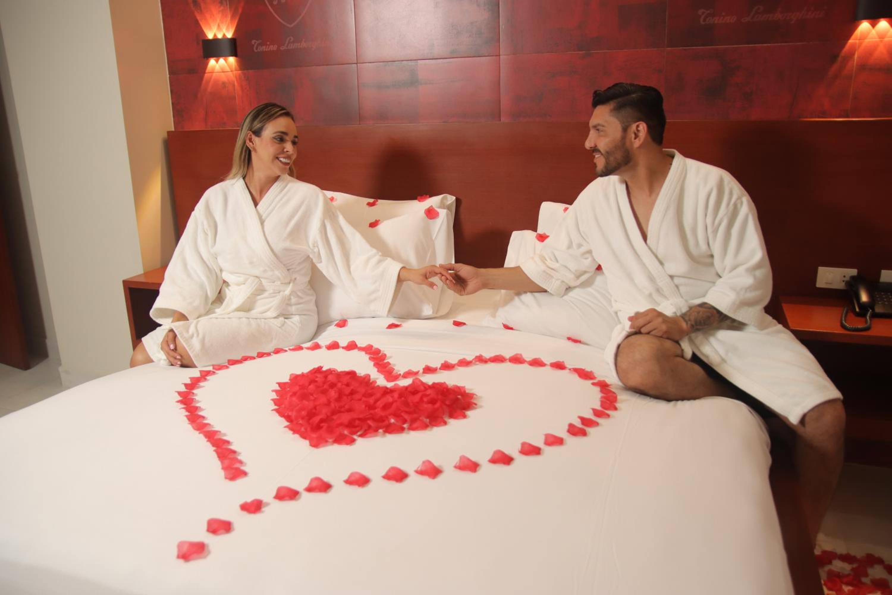 Suite with Spa Bath photo 3
