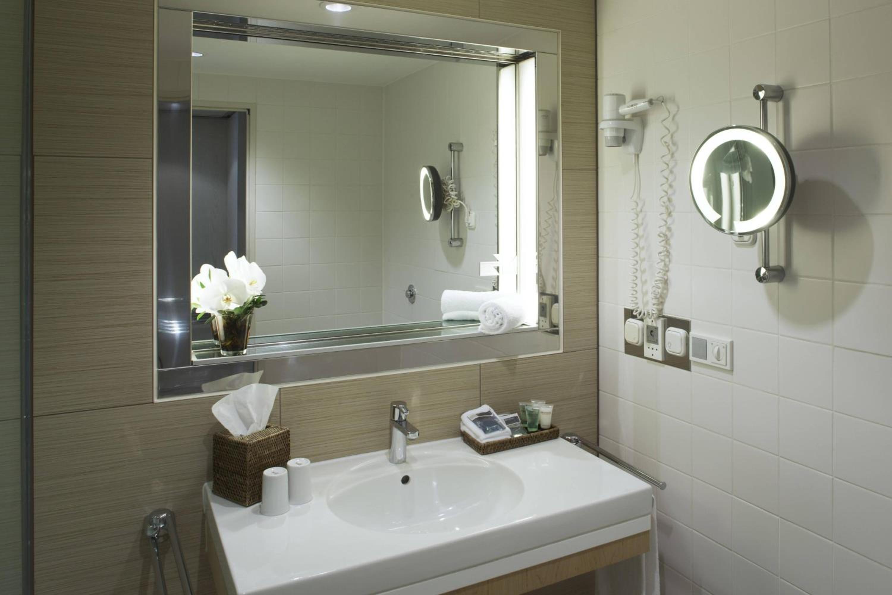 Executive Suite with City View