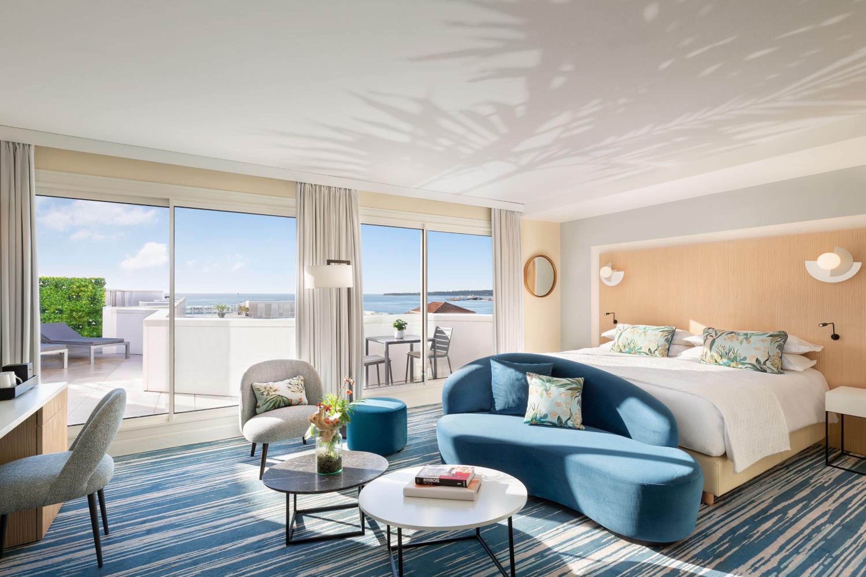 Deluxe Room with Sea View - Photo 6