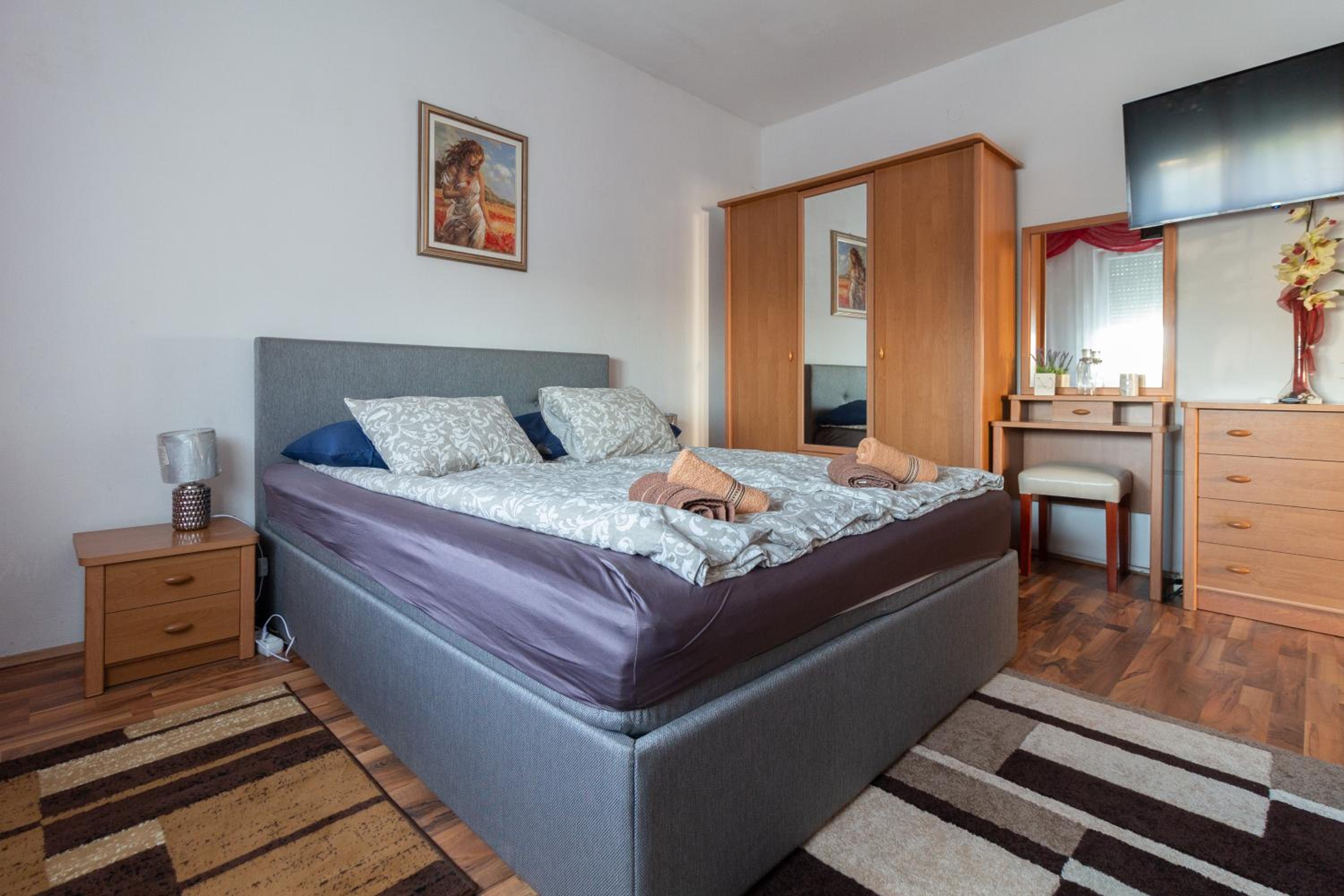 One-Bedroom Apartment - Photo 27