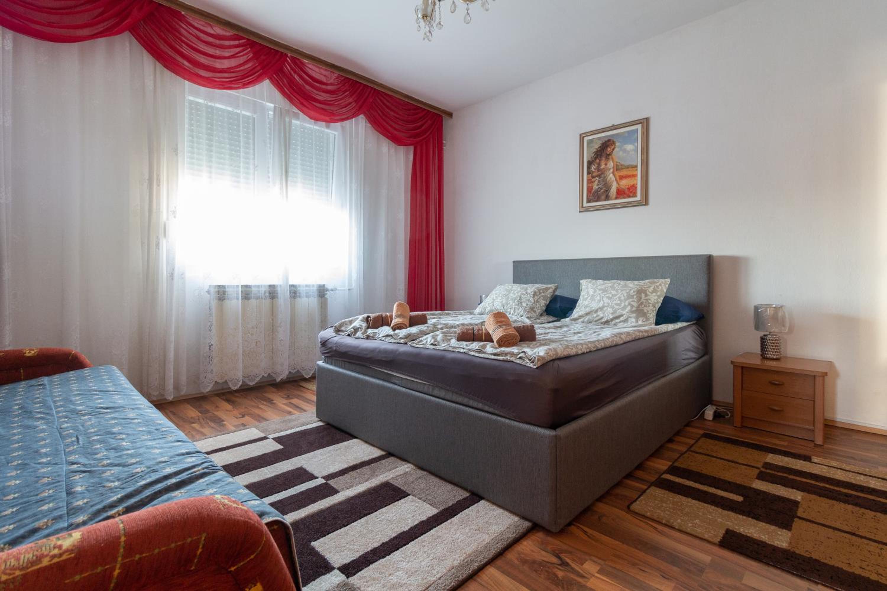 One-Bedroom Apartment - Photo 30