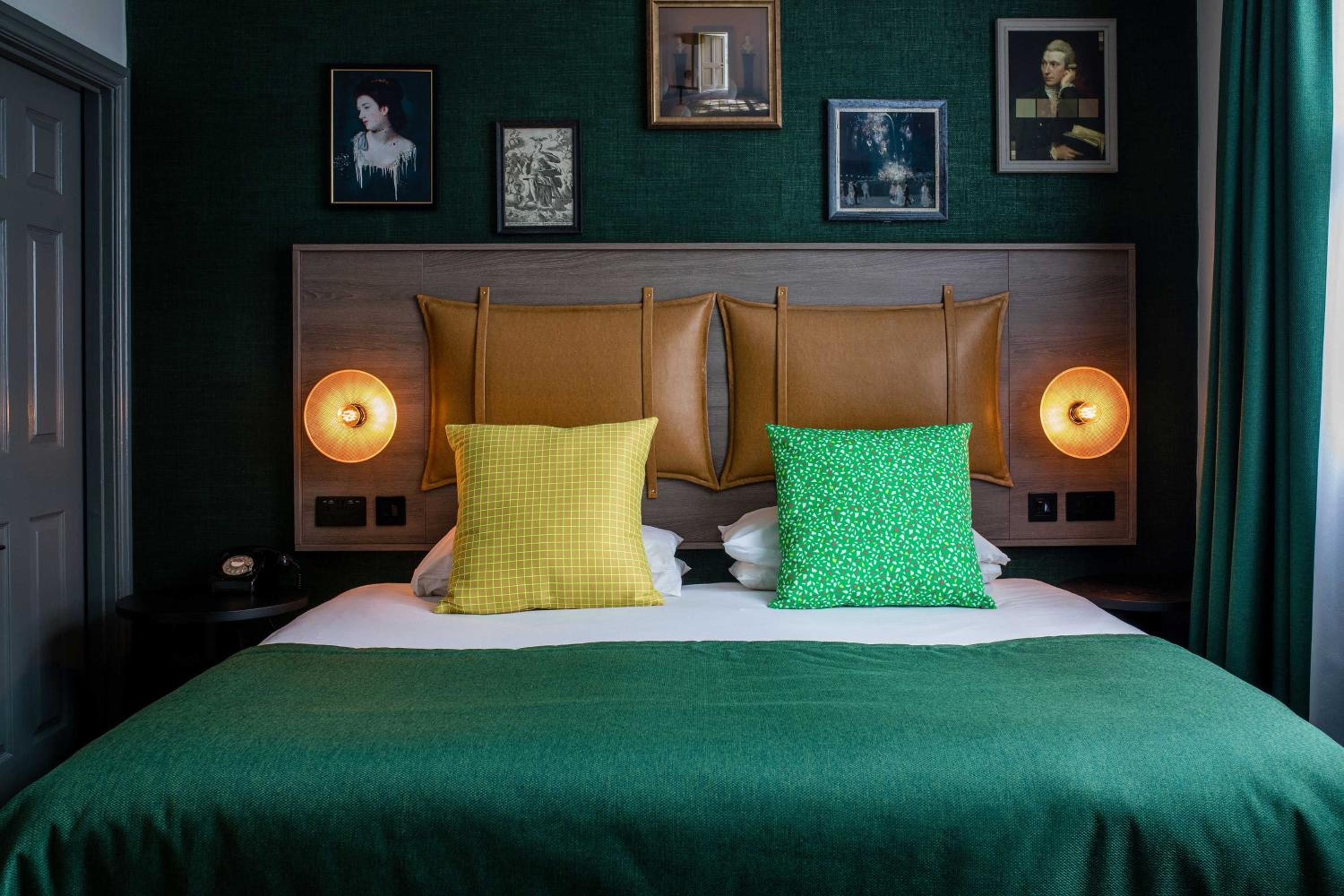 Gallery, Guest room, 1 King - Photo 1