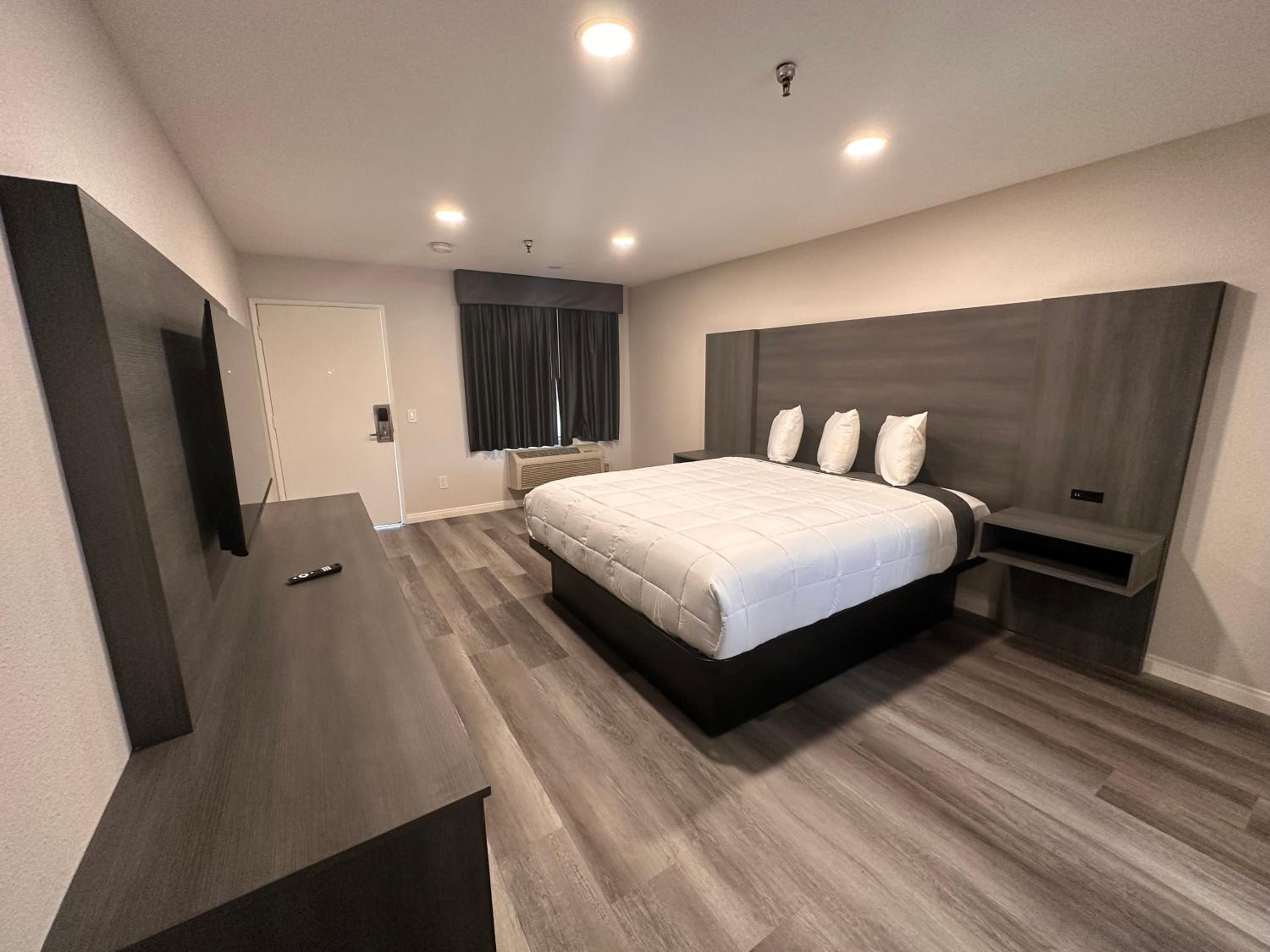 Superior King Room photo 2