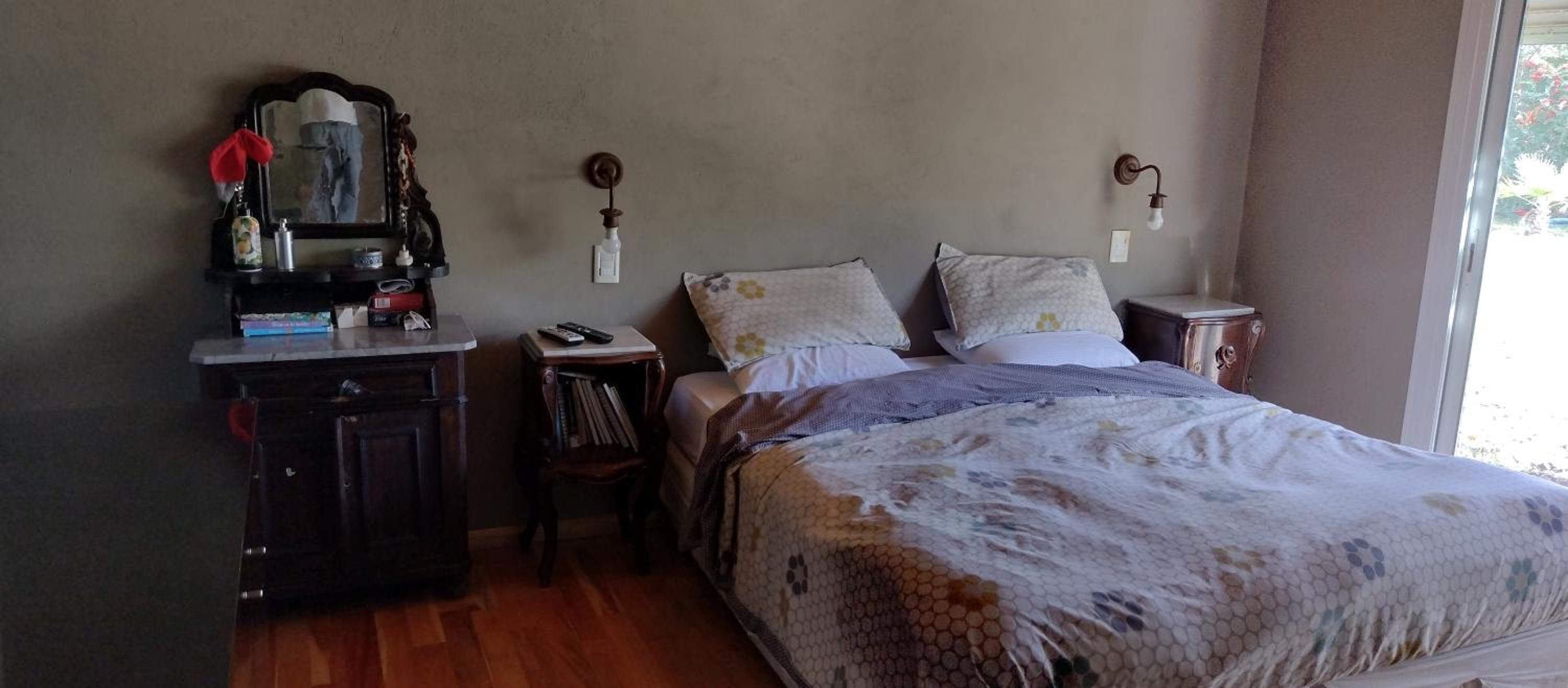 Three-Bedroom House photo 2
